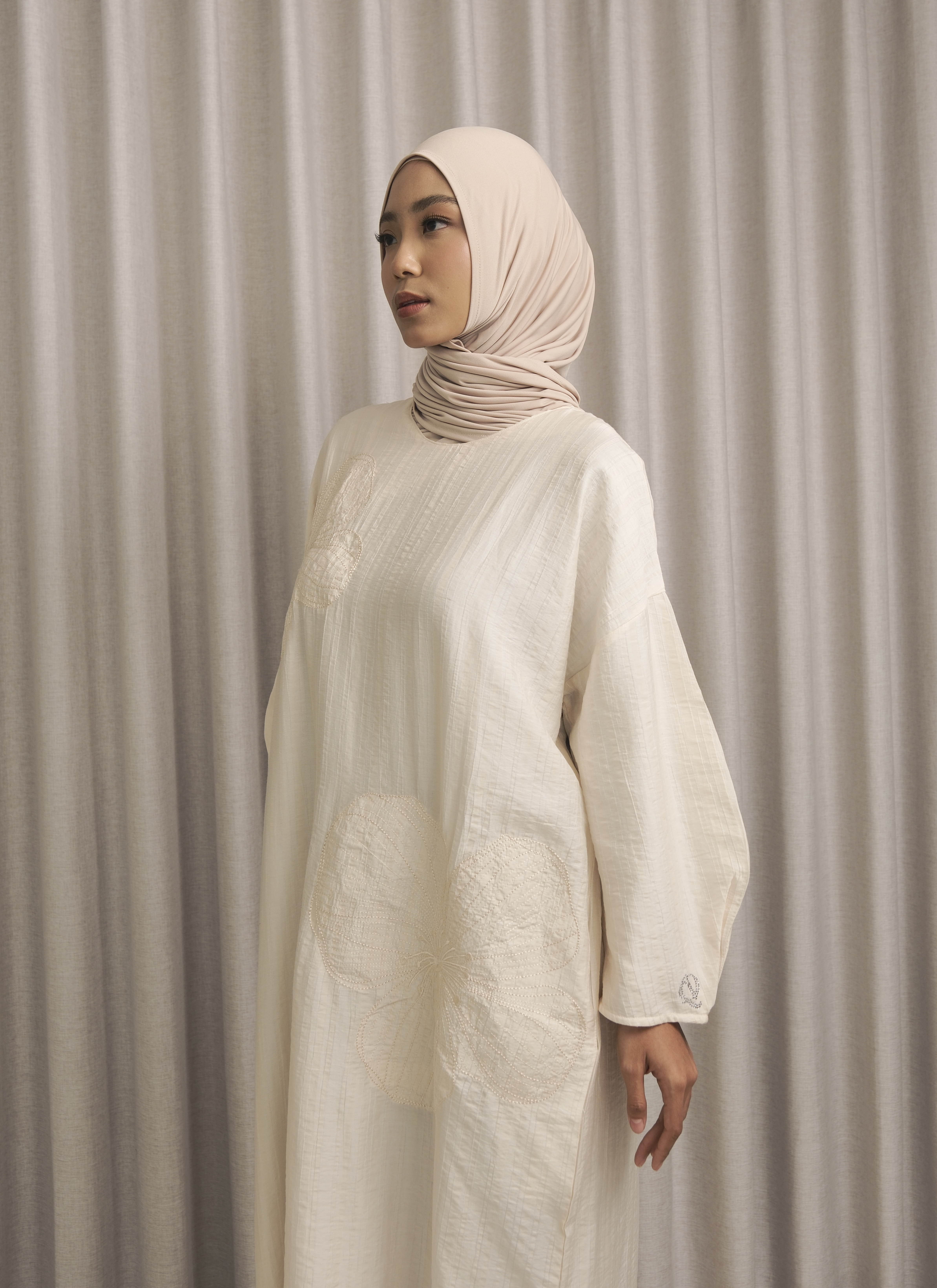 QANNA - Blooming Floral Abaya