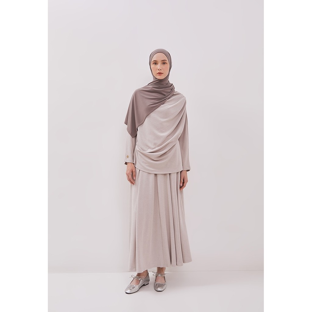 QANNA - Asymmetrical Knit Top