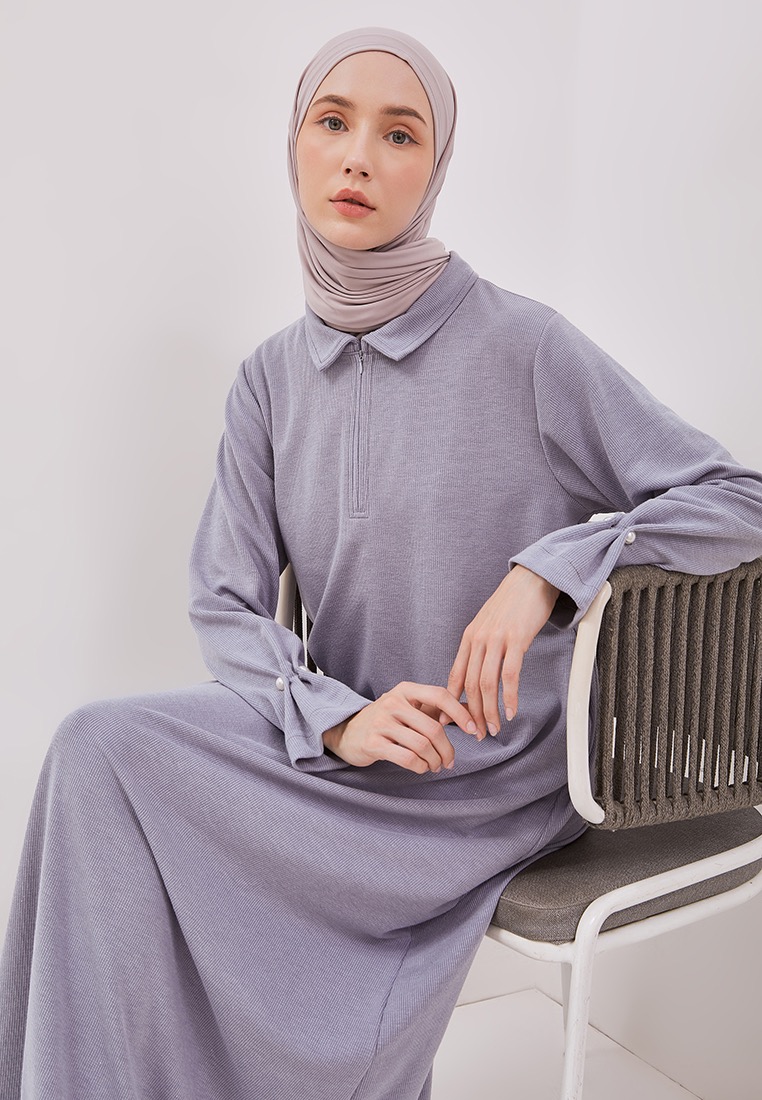 Zipped Collar Knit Abaya