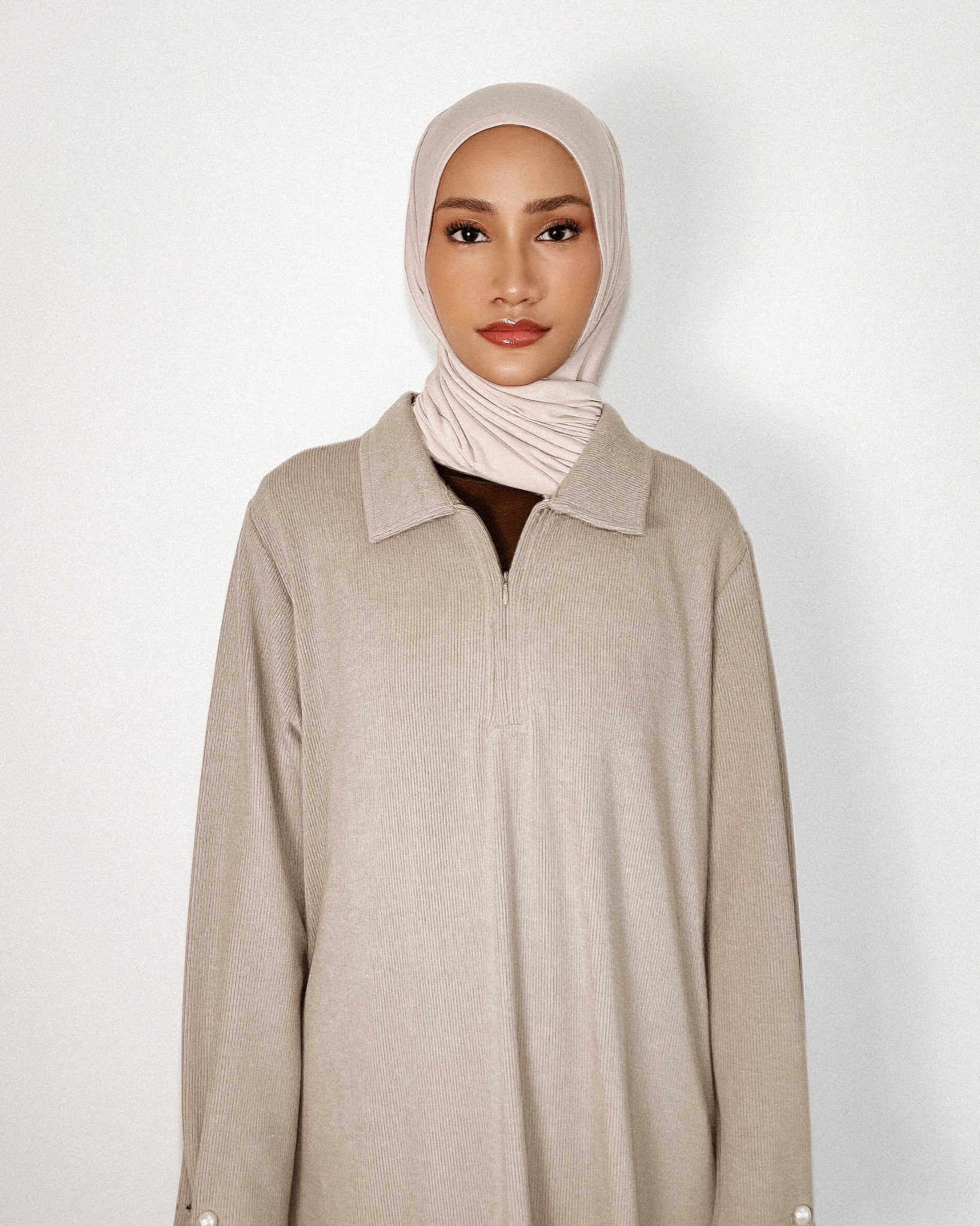 Zipped Collar Knit Abaya