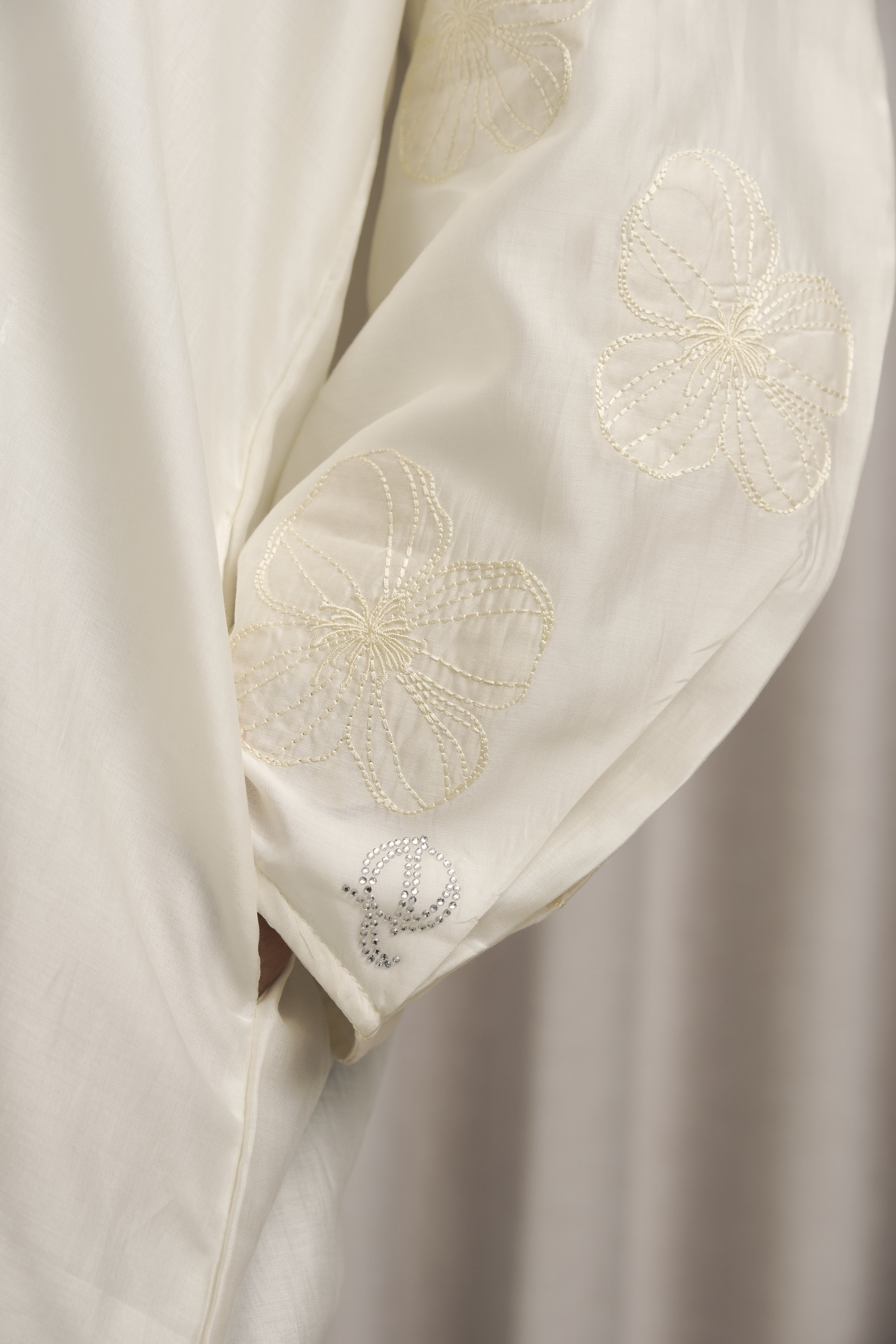 QANNA - Fleur Sleeves Abaya