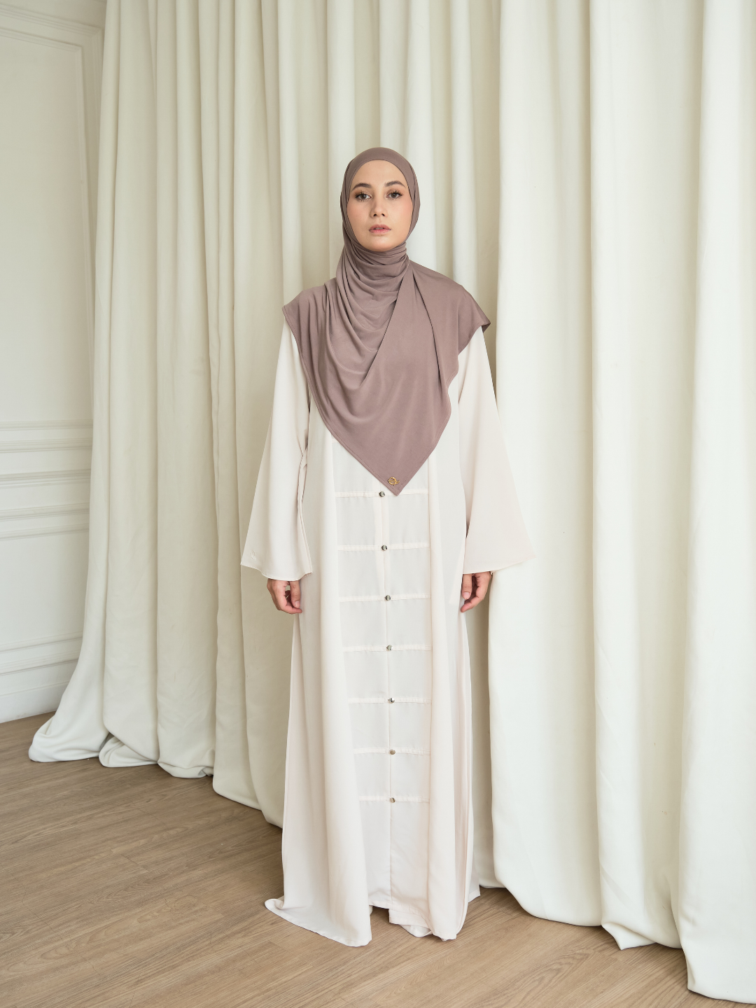 NERA Classic Knot Abaya