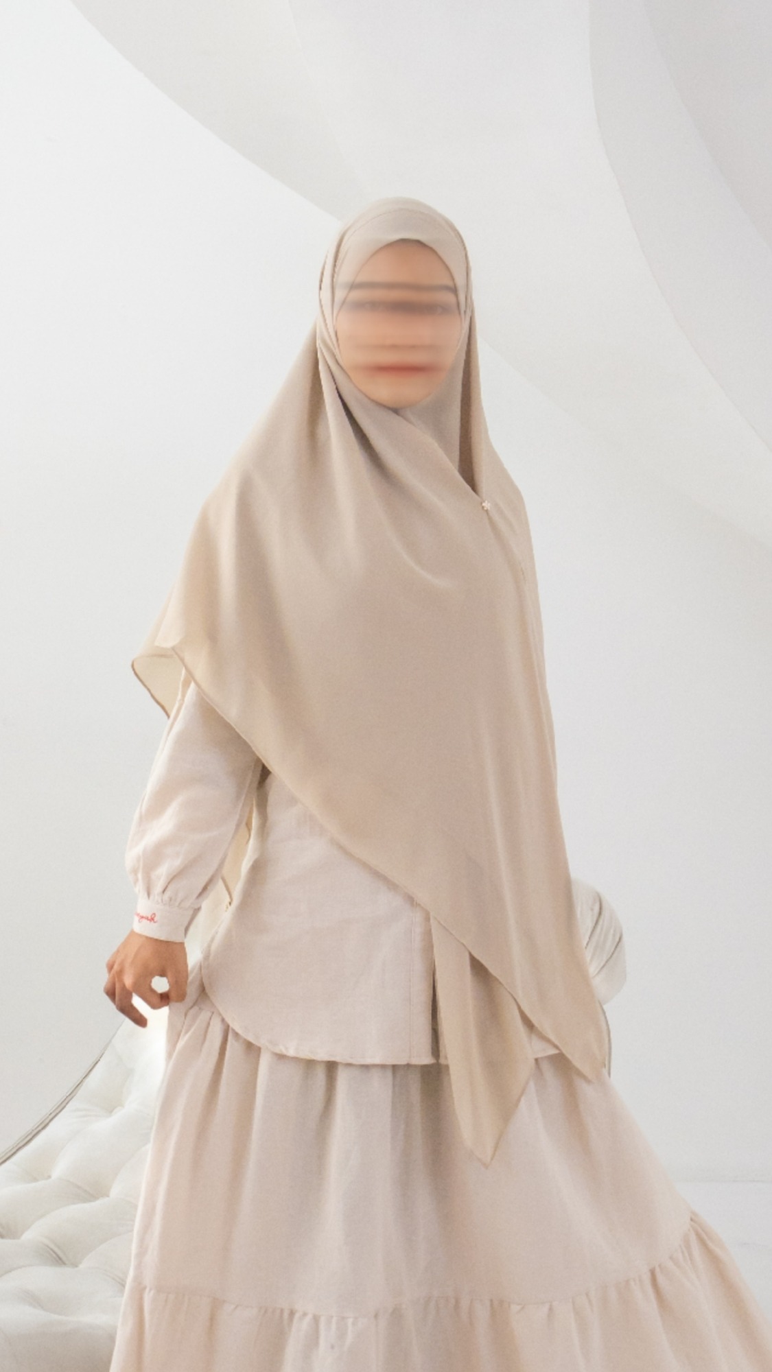 Vivian French Square Ceruty Premium
