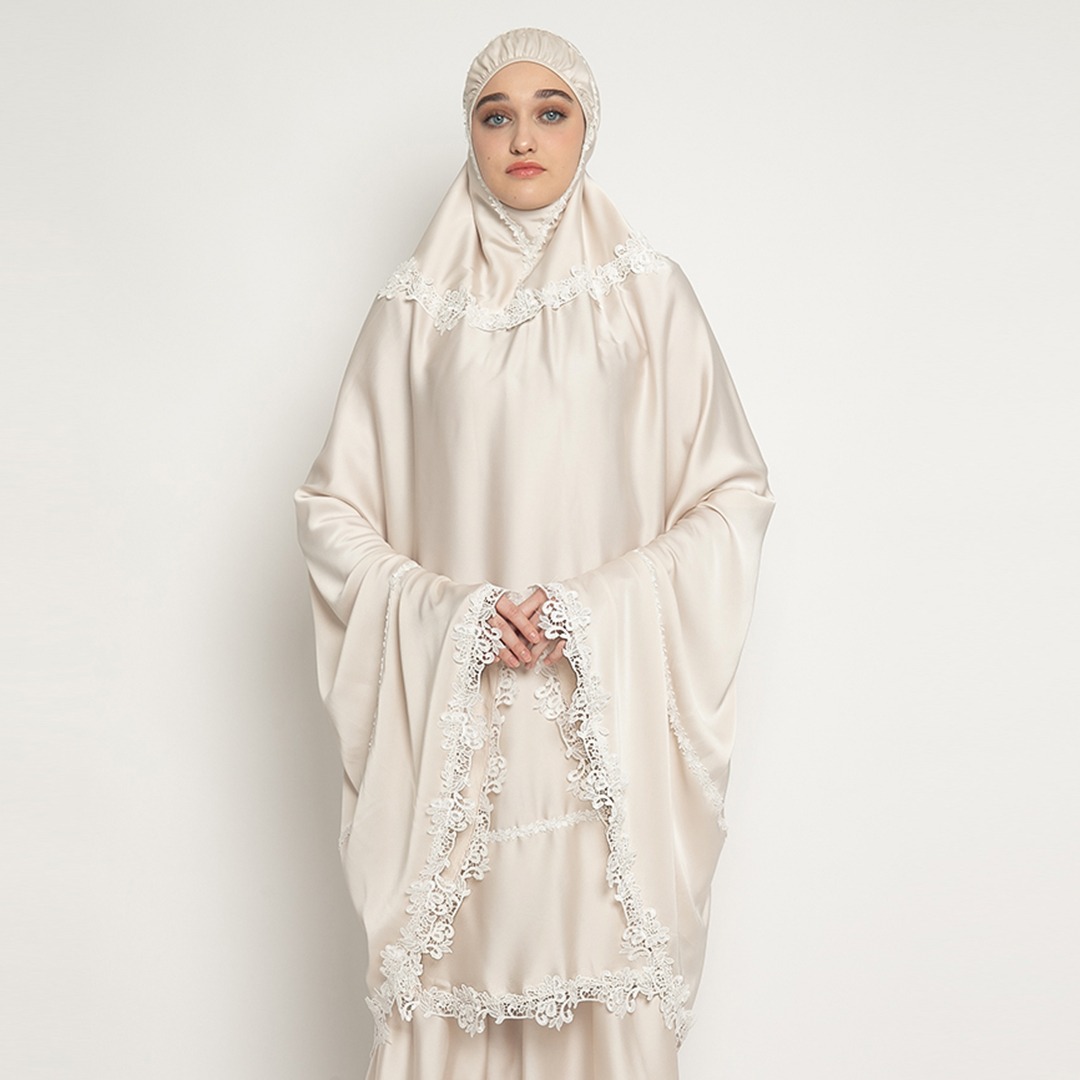 Mukena AIKILA : NIRA in Latte