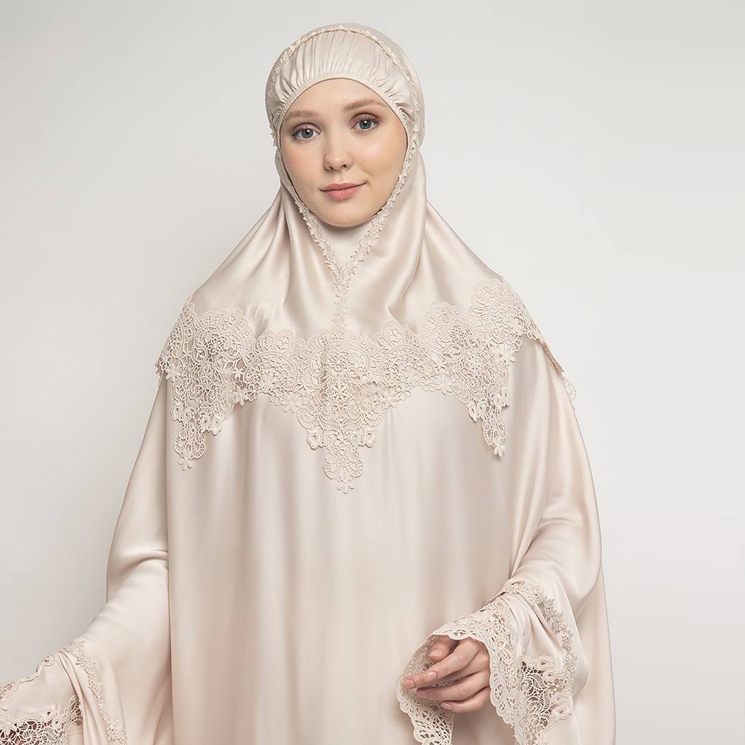 Mukena AIKILA : NAZWA in Latte
