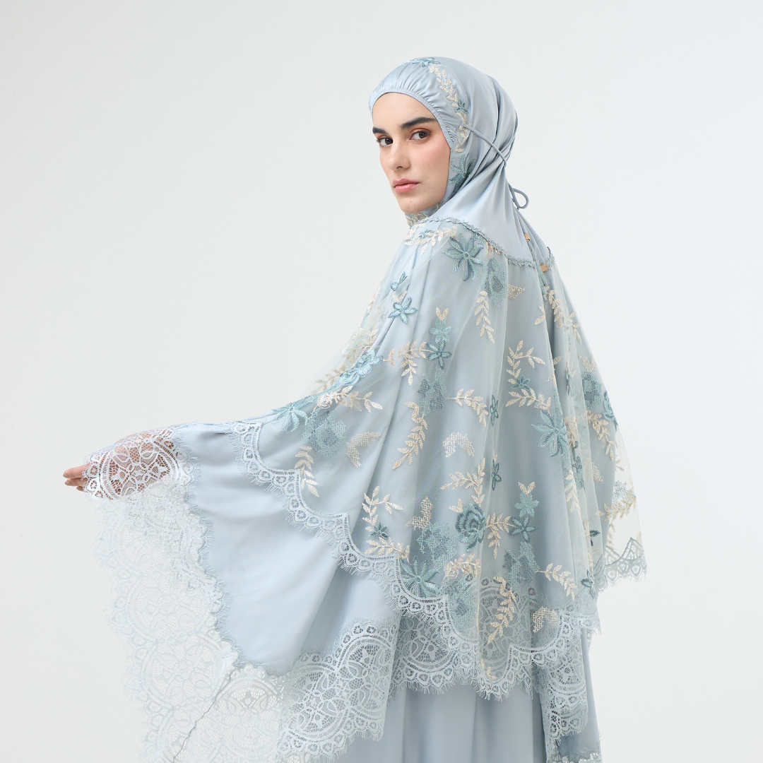 Mukena AIKILA : LEONA in Tosca