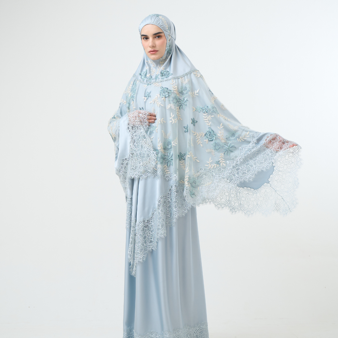 Mukena AIKILA : LEONA in Tosca