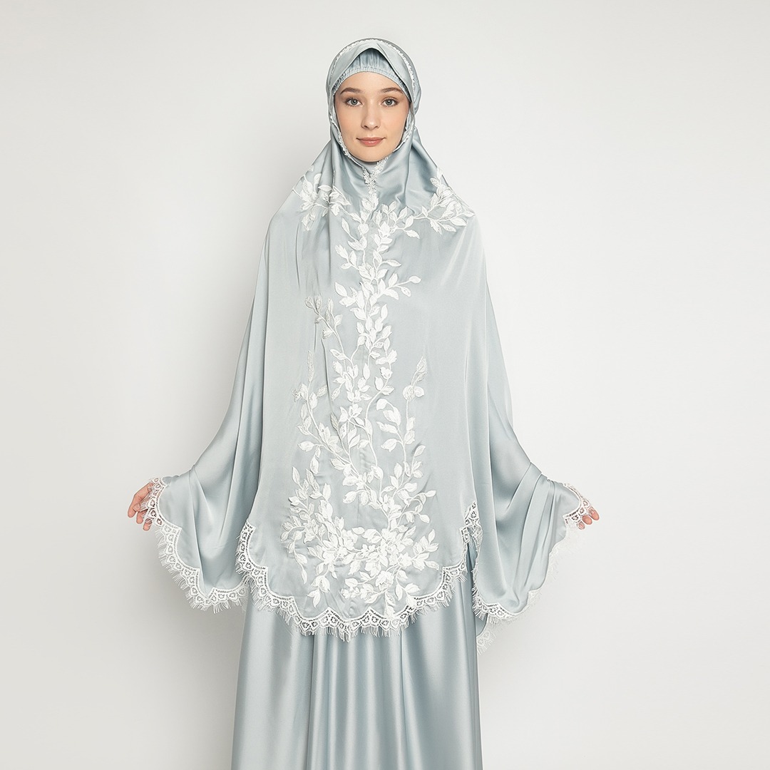 Mukena AIKILA : NASHIRA in Tosca