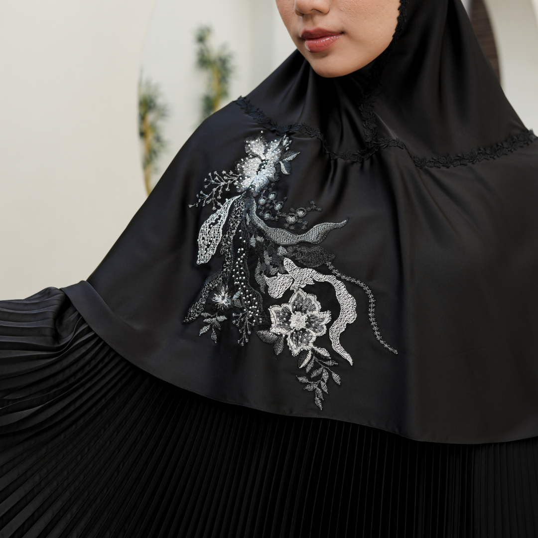 Mukena AIKILA : SAVRINA in Black