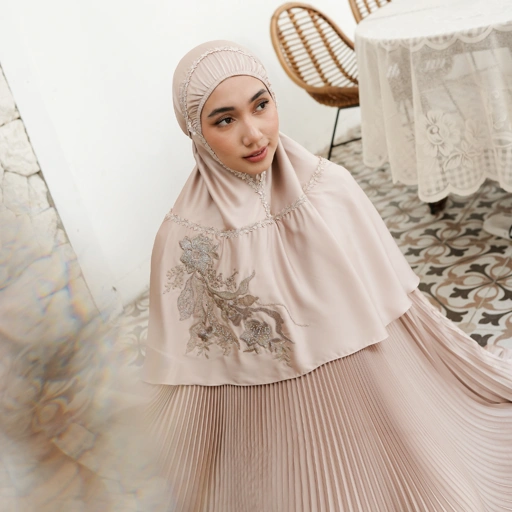 Mukena AIKILA : SAVRINA in Hazelnut