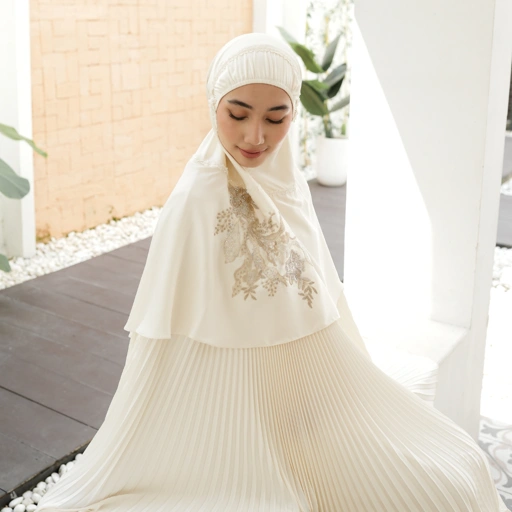 Mukena AIKILA : SAVRINA in Ivory