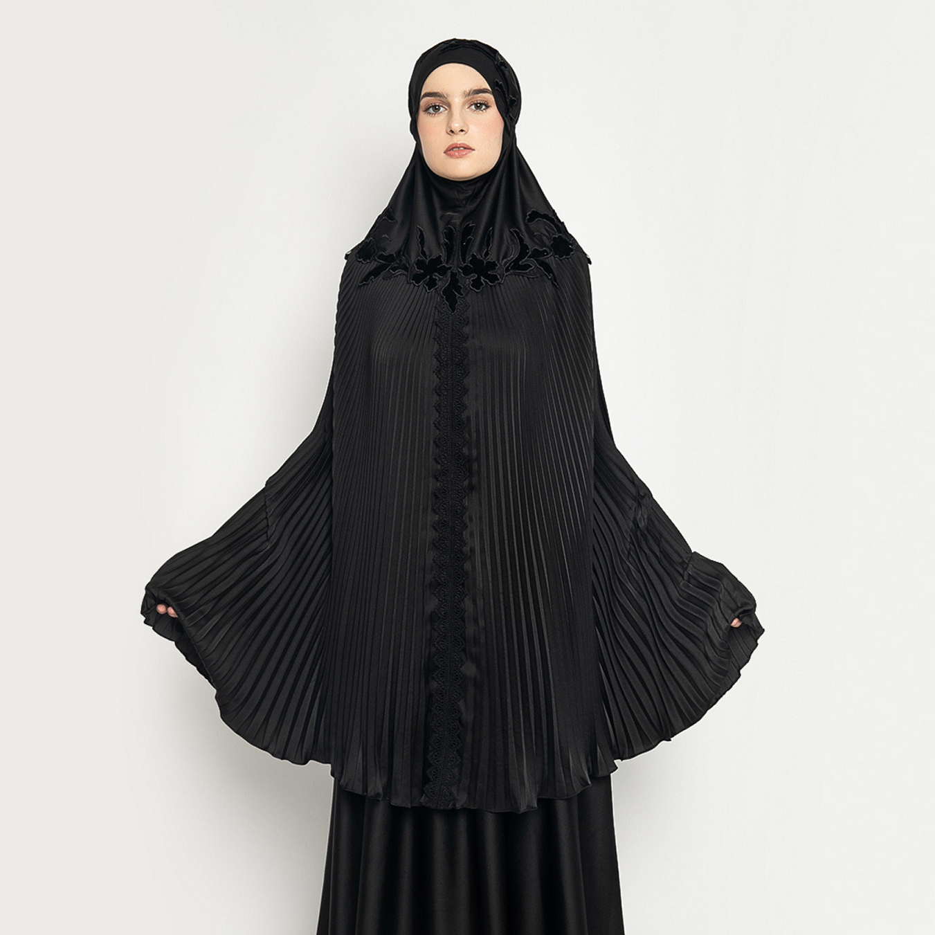 Mukena AIKILA : SEKAR in Black