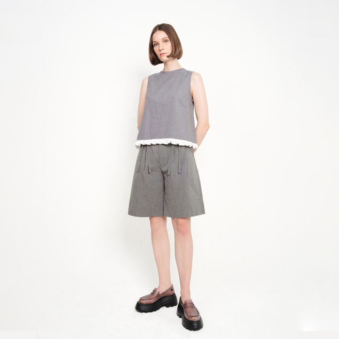Frill Edge Sleeveless Top