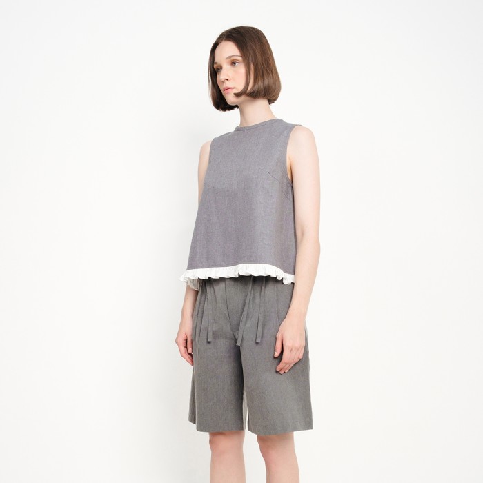 Frill Edge Sleeveless Top