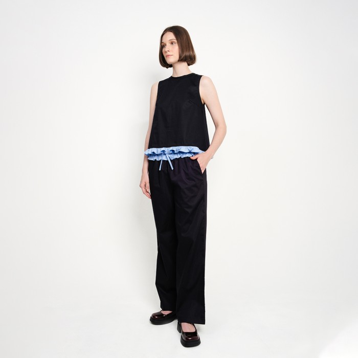 Frill Edge Sleeveless Top
