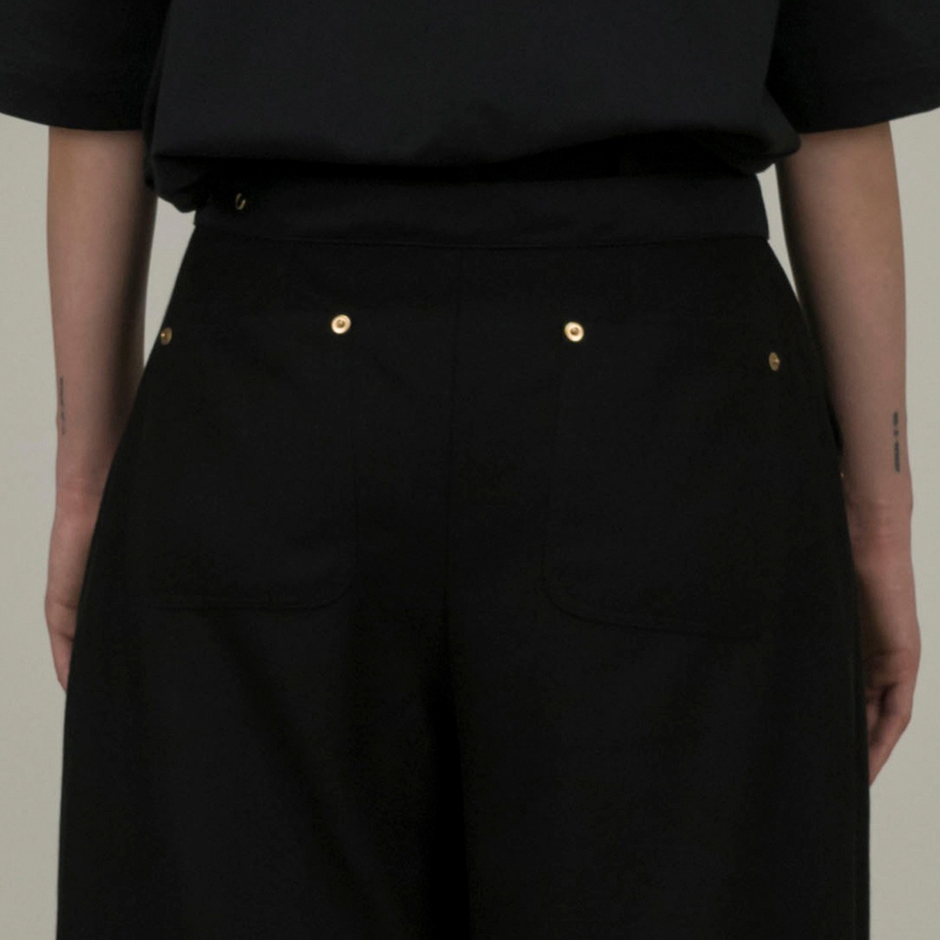 Rivet Soft Curve Pants in Black