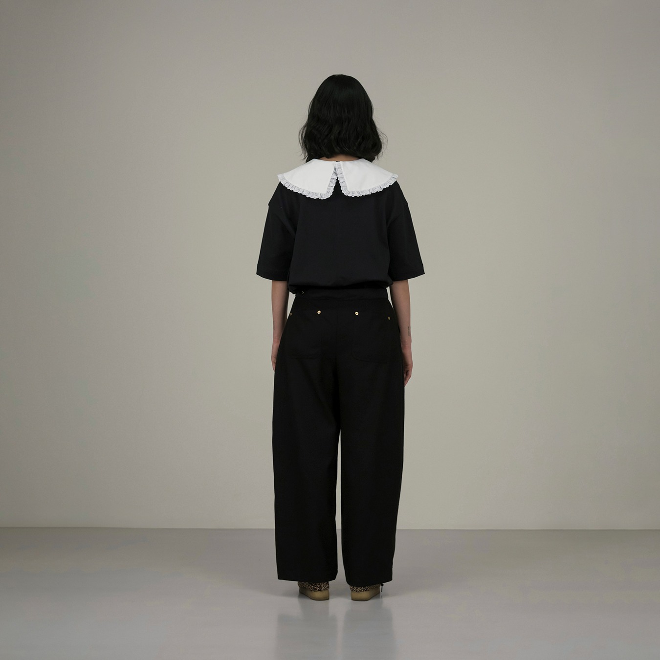 Rivet Soft Curve Pants in Black
