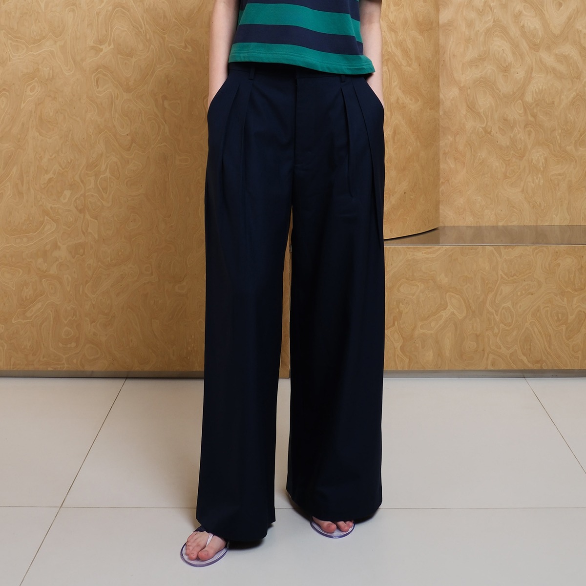 Fluid Pleated Pants in Navy