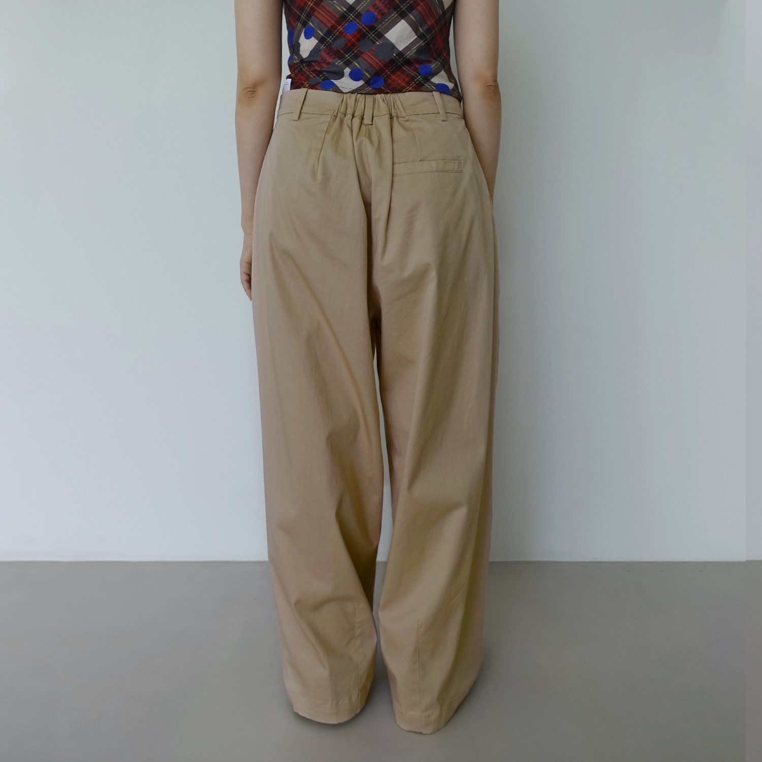 Pleats Baggy Pants in Khaki