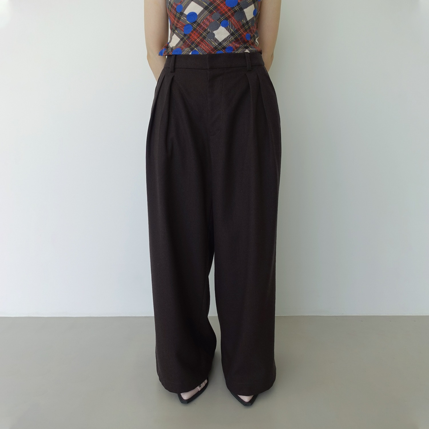 Fluid Pleated Pants in Coffee