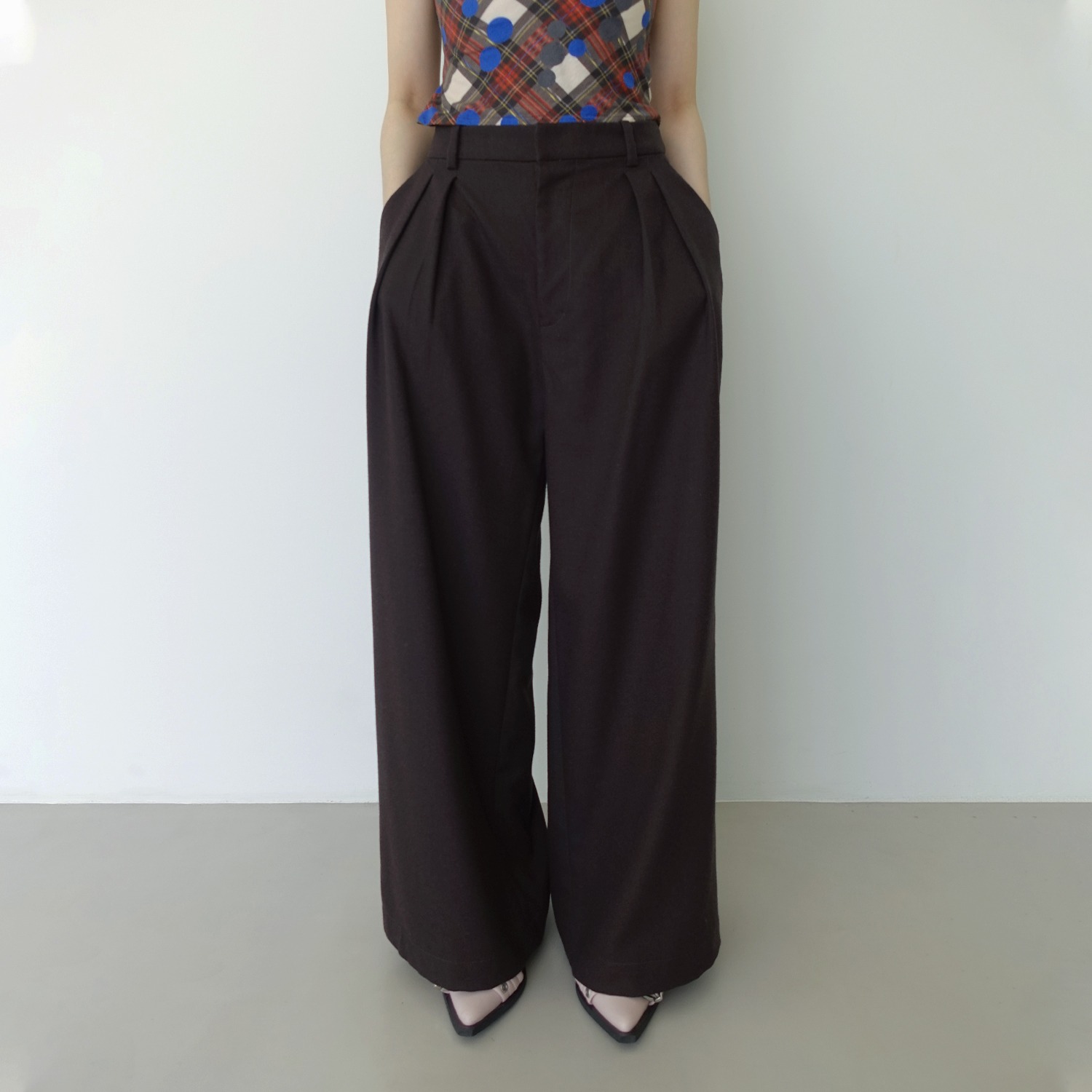 Fluid Pleated Pants in Coffee