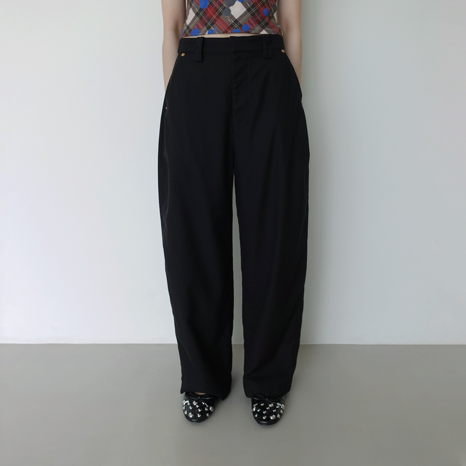 Rivet Soft Curve Pants in Black