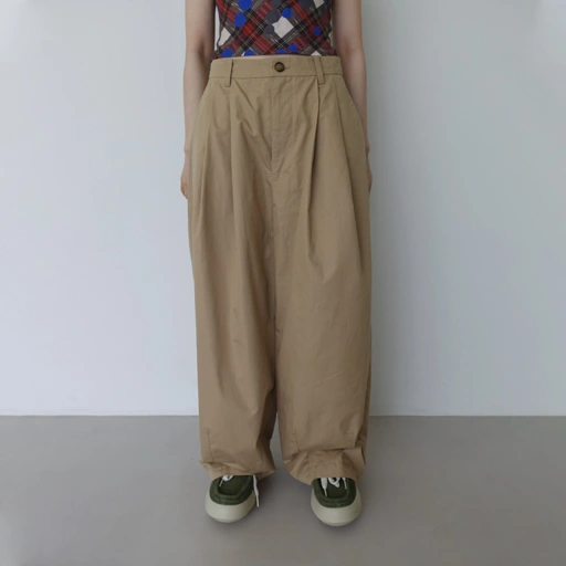 Image of Pleats Baggy Pants in Khaki