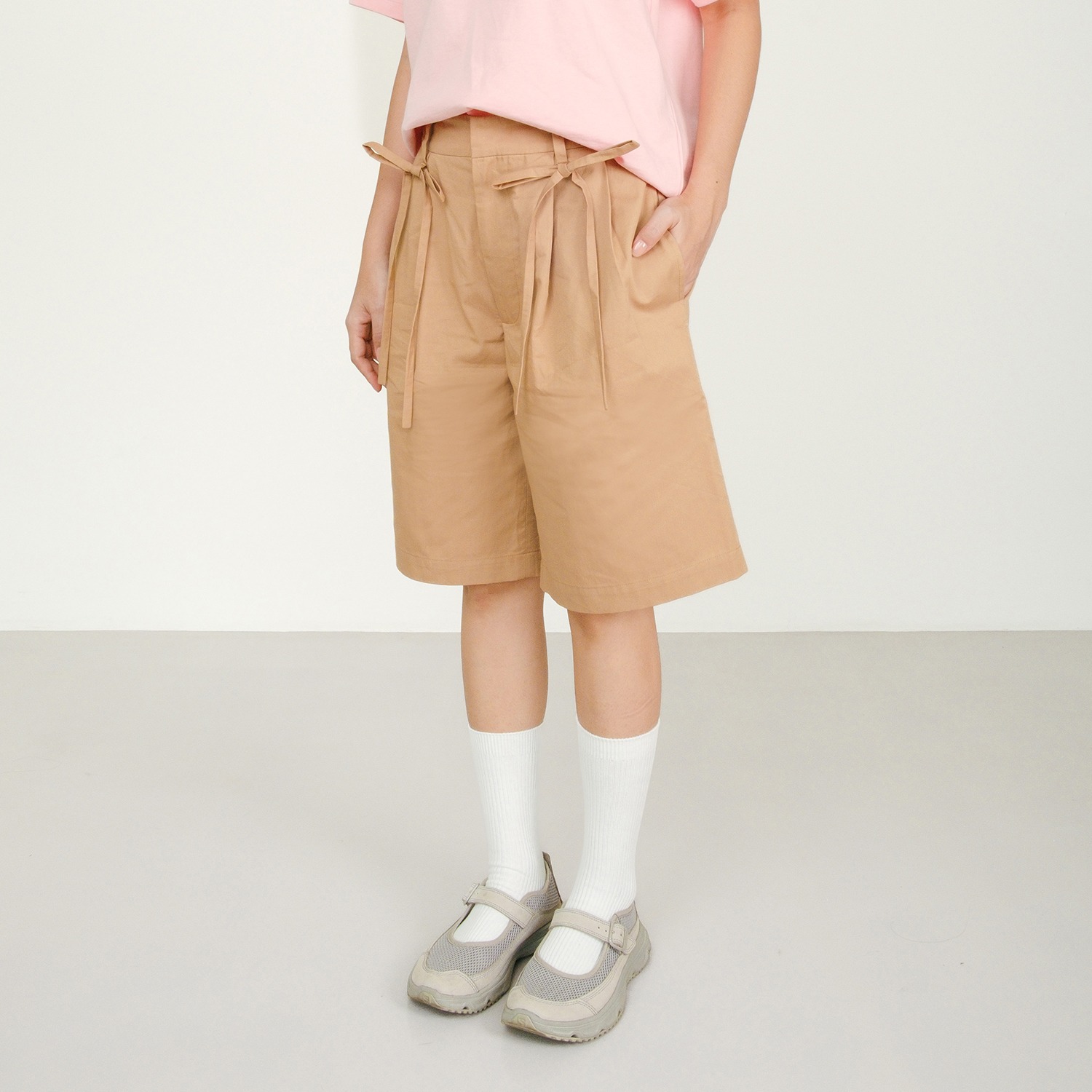 Ribbon Half Pants in Khaki