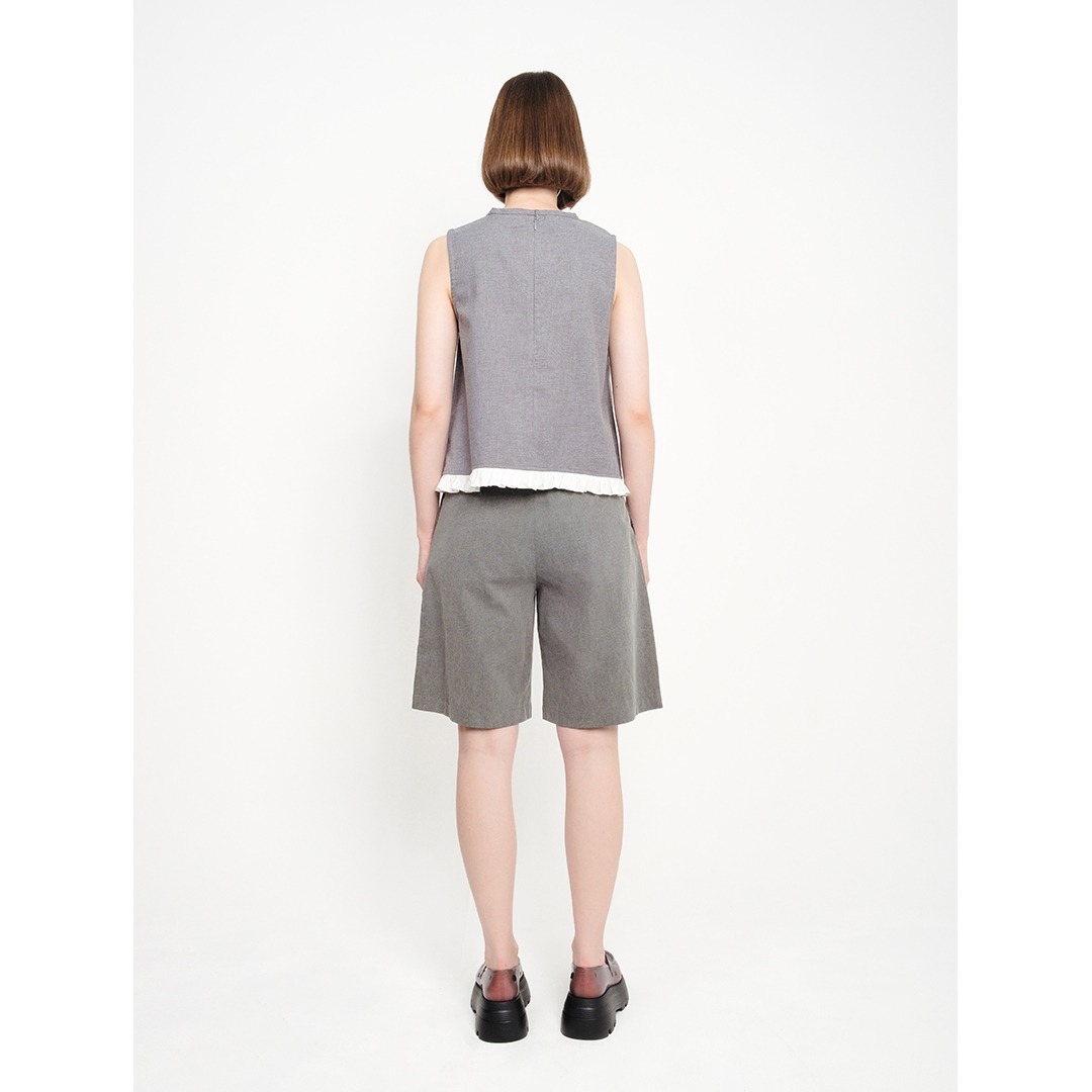 Frill Edge Sleeveless Top