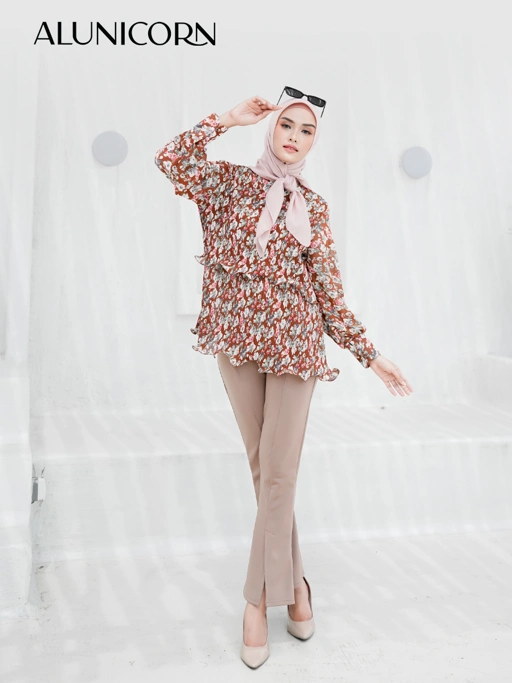 Image of Alunicorn - Lumi Blouse - Plisket Blouse - Blouse Wanita - Printed