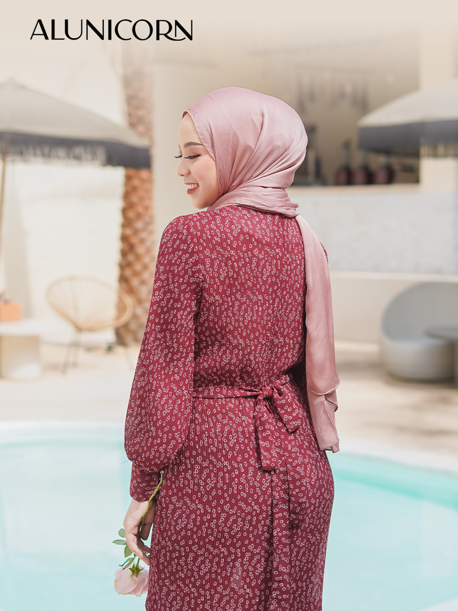 Alunicorn - Adele Dress - Maxi Dress - Dress Plisket