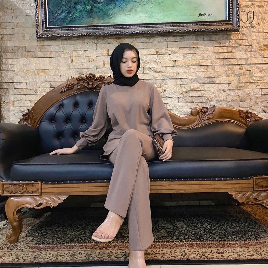 Alunicorn - Elle Knit - One set | One set wanita - Knit Uniqlo - knitting