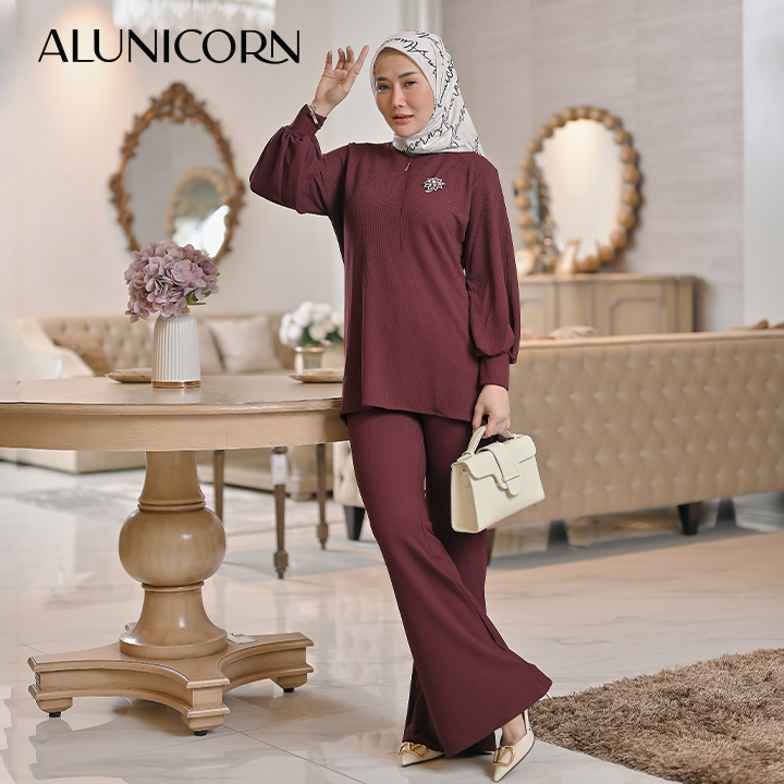 Alunicorn X Marissya Icha  - Elle Knit One set  Busui | One set wanita Blouse Busui Dan Pants Knit Uniqlo - Zipper knitting
