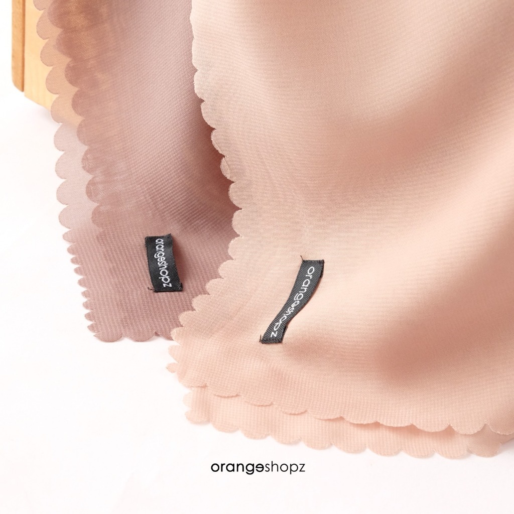 Segiempat Aleece Lasercut Kerudung Polycotton