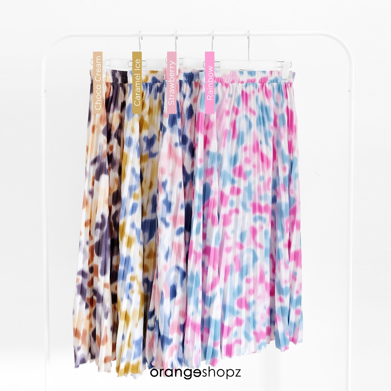 Gladies Pleated Skirt Motif