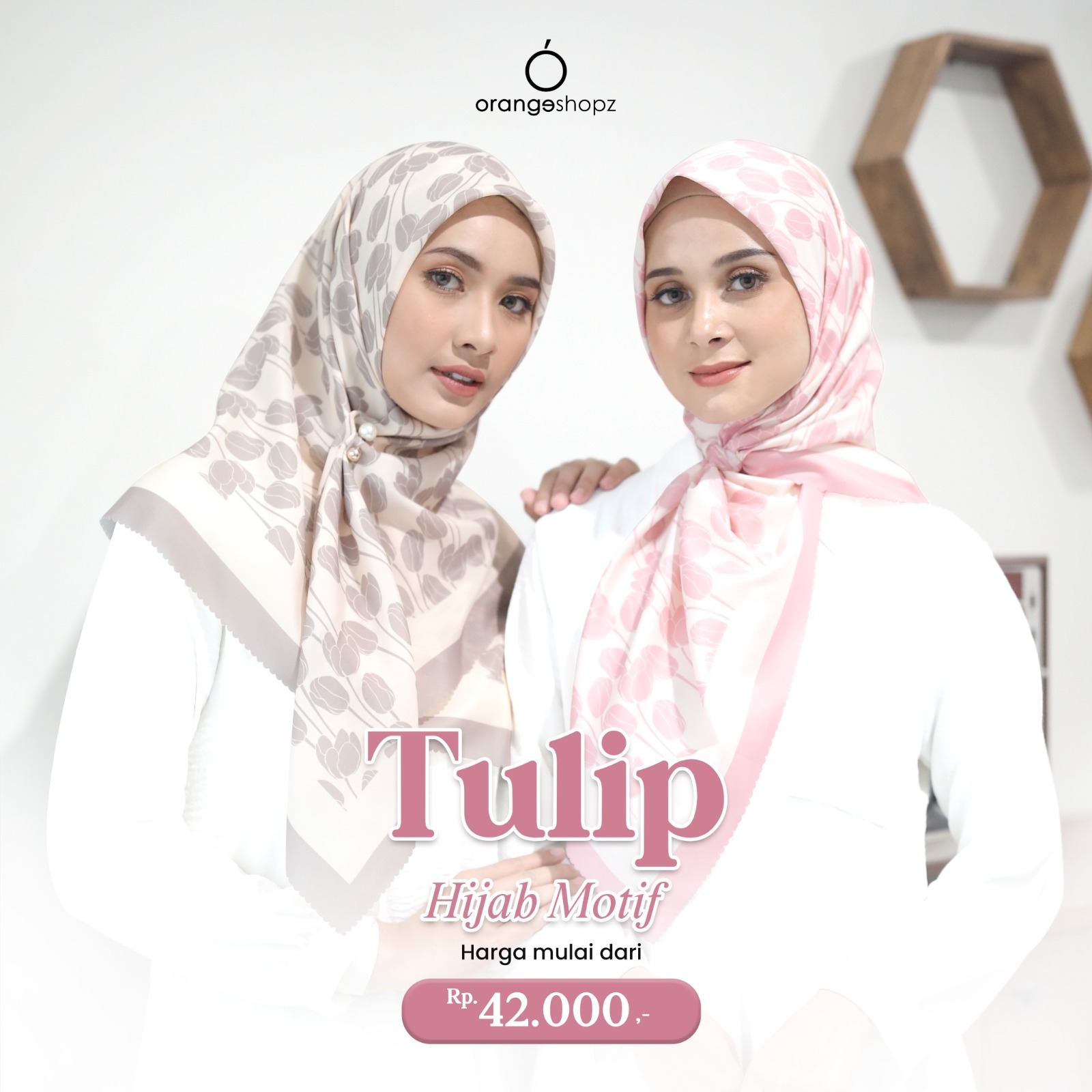 Hijab Segiempat Merah Putih Motif Nusantara Ethnic Scarf