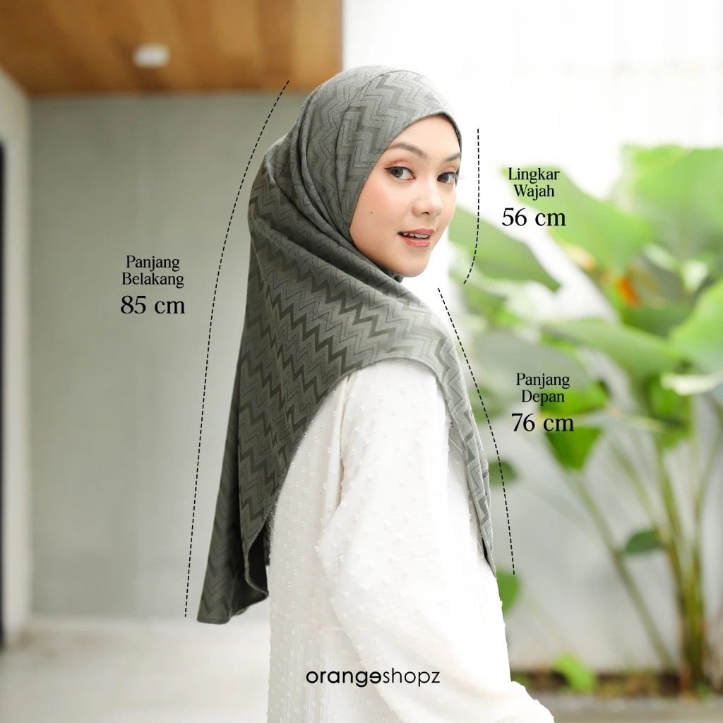 Bergo Instan Knit Motif Zanera Three Tone Daily Hijab