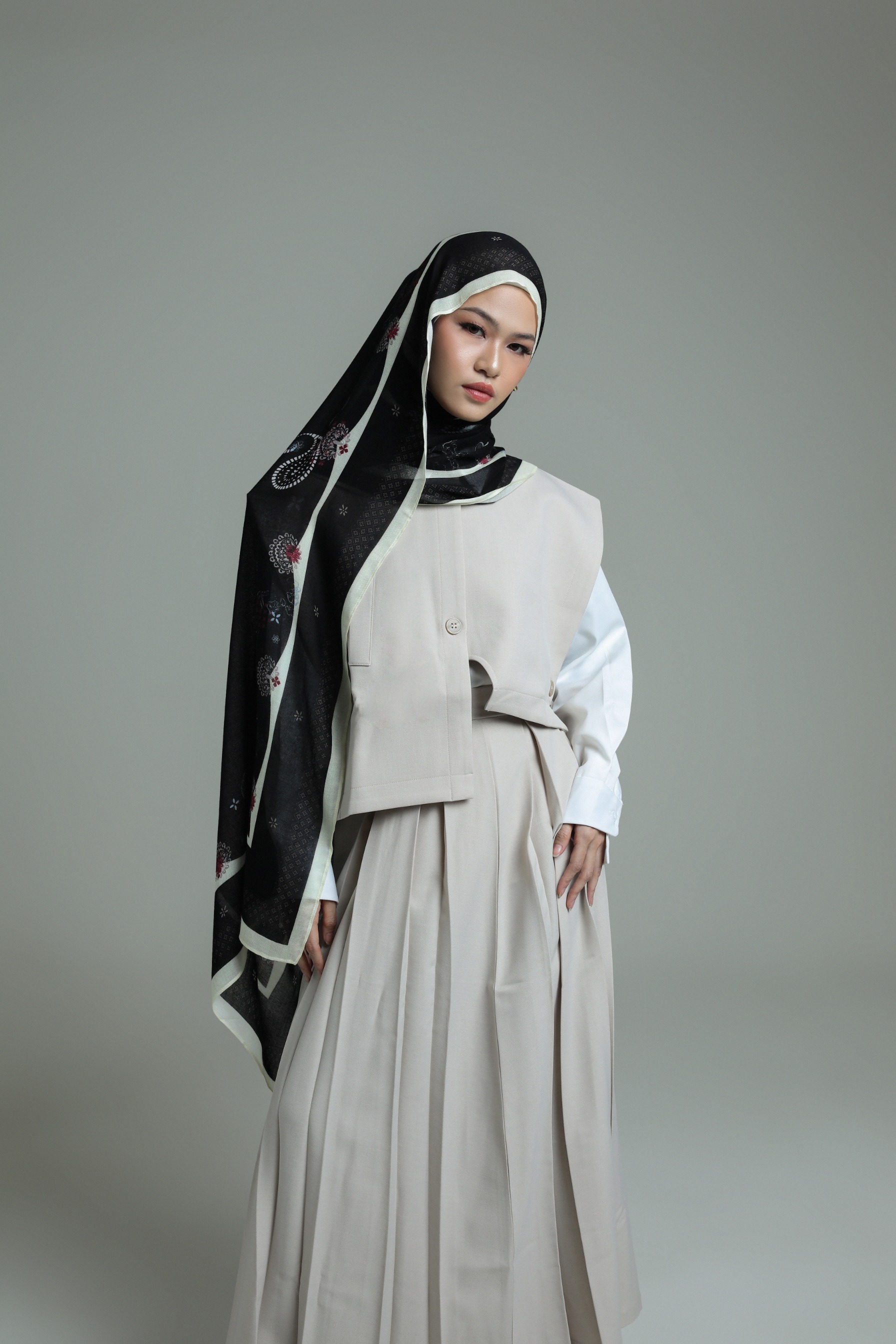 Batik Scarf Heritage Black | Pashmina Printed Modals