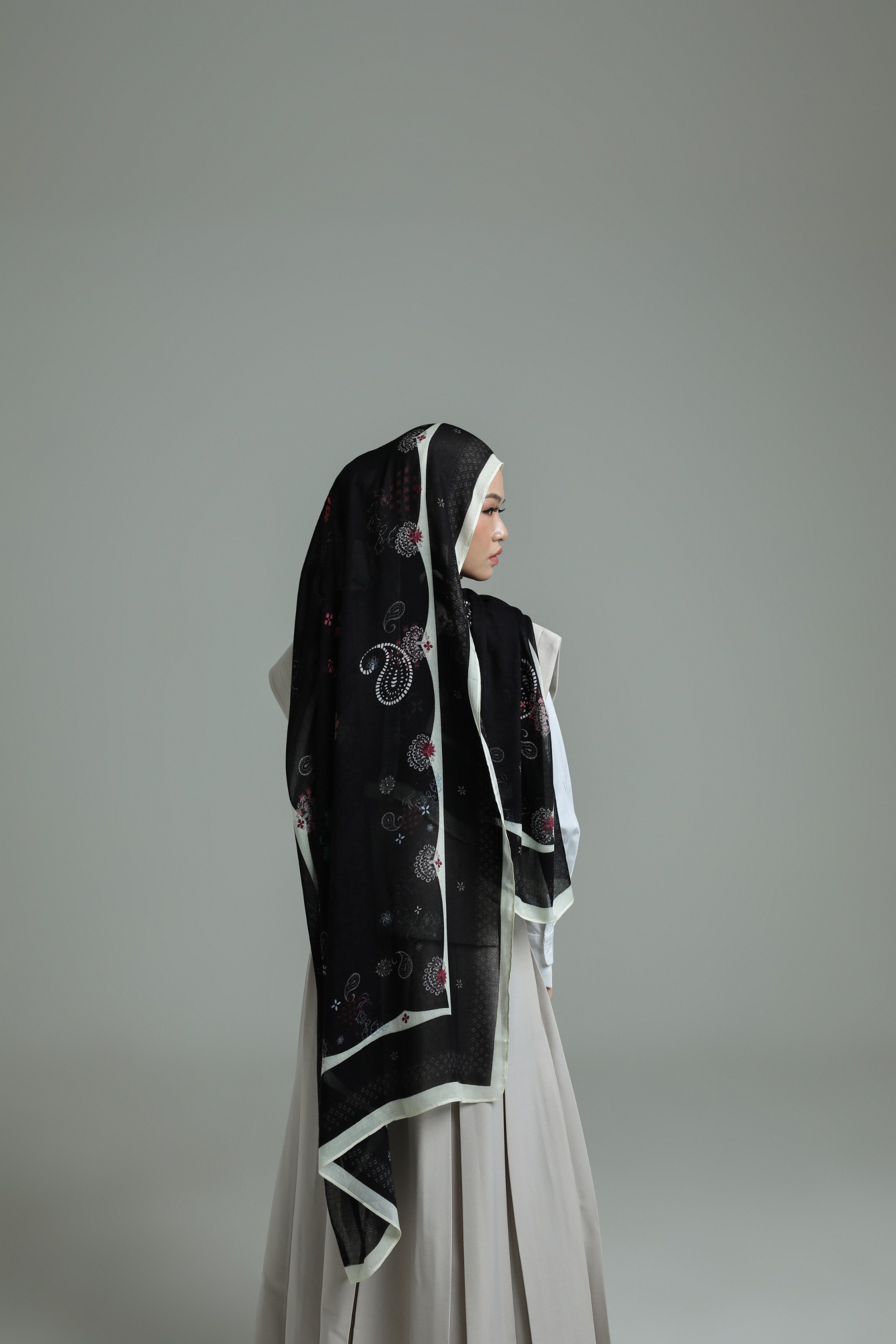 Batik Scarf Heritage Black | Pashmina Printed Modals