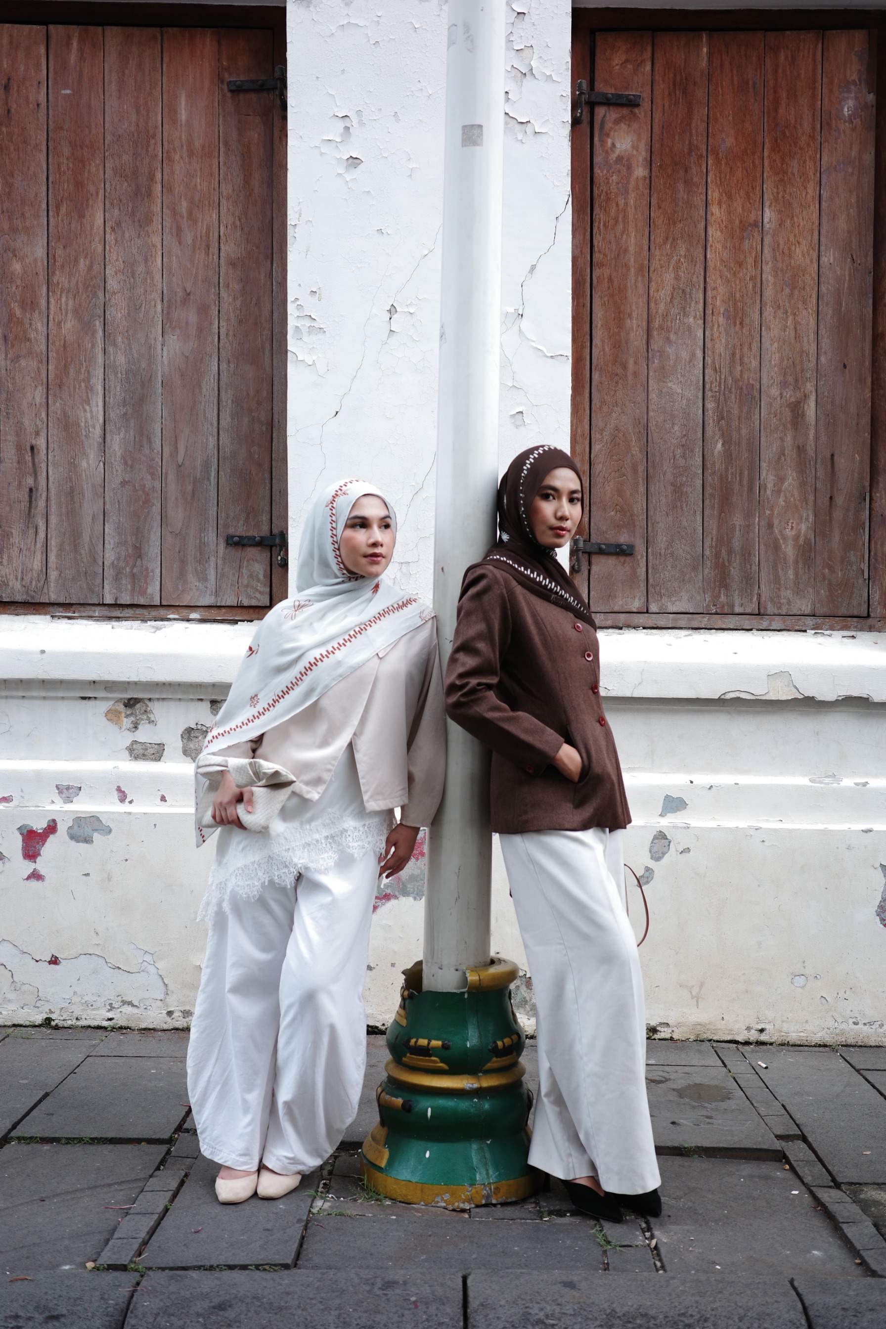 Signature Bloom Scarf Clove Brown | Pashmina Printed Modals