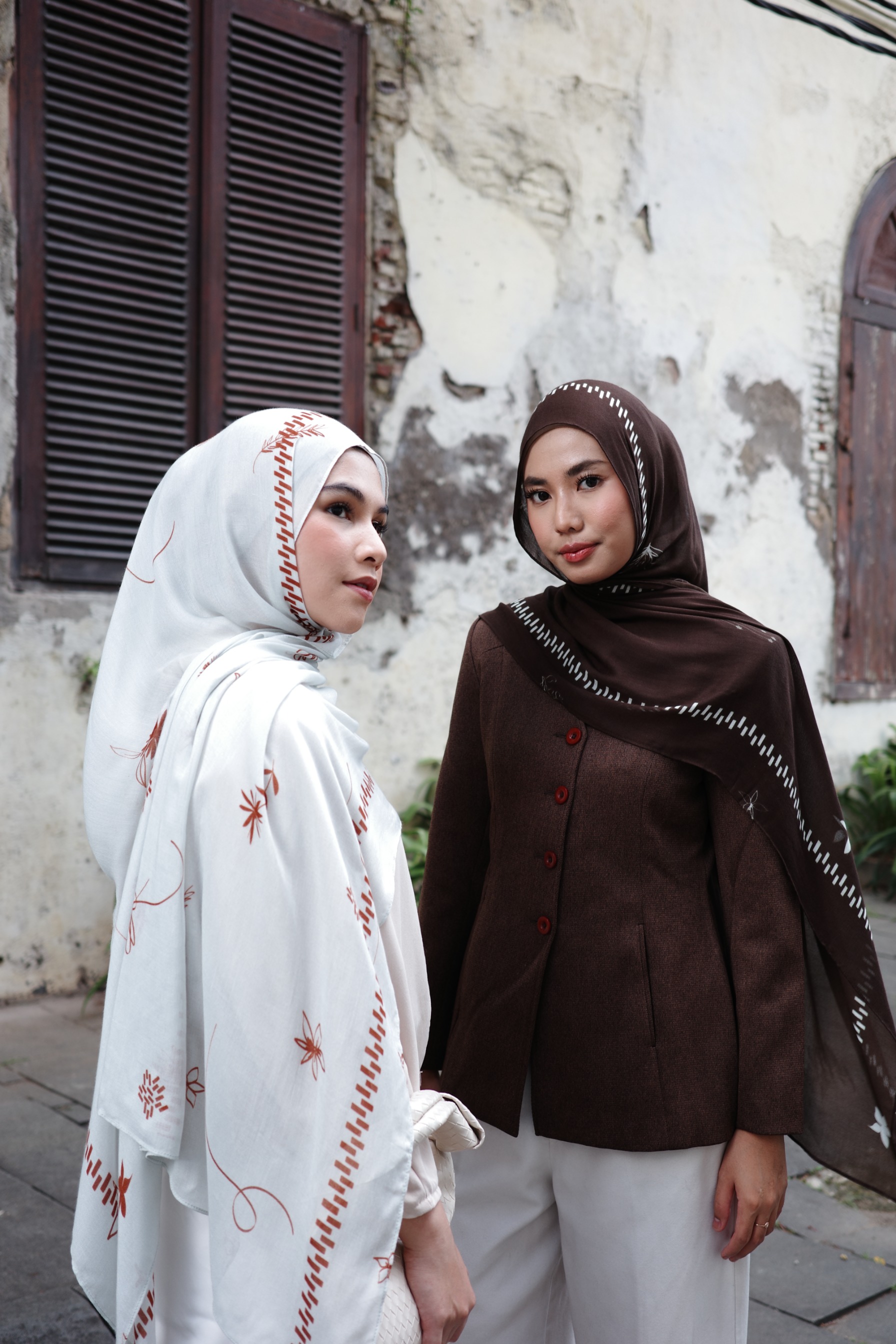 Signature Bloom Scarf Clove Brown | Pashmina Printed Modals
