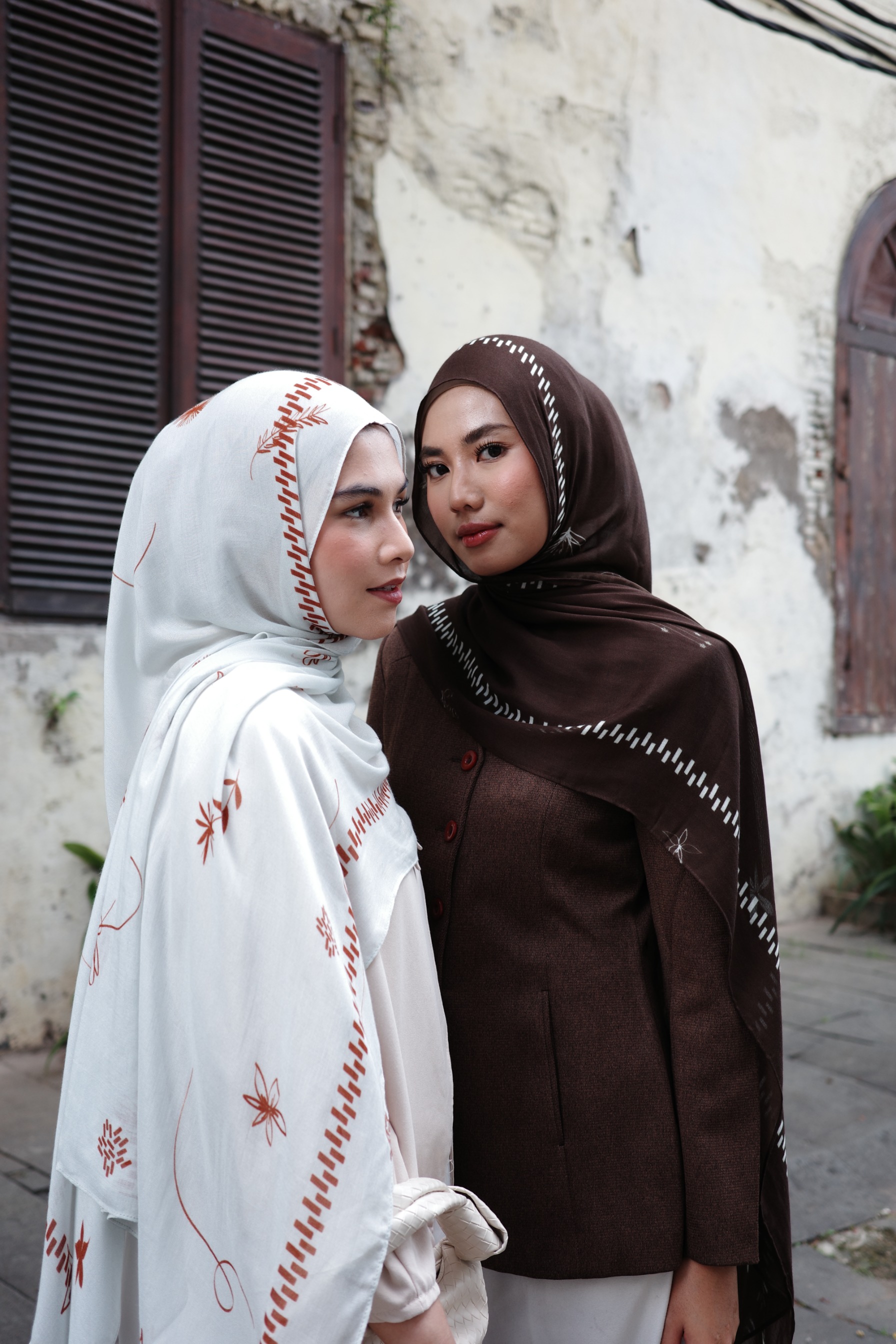 Signature Bloom Scarf Clove Brown | Pashmina Printed Modals