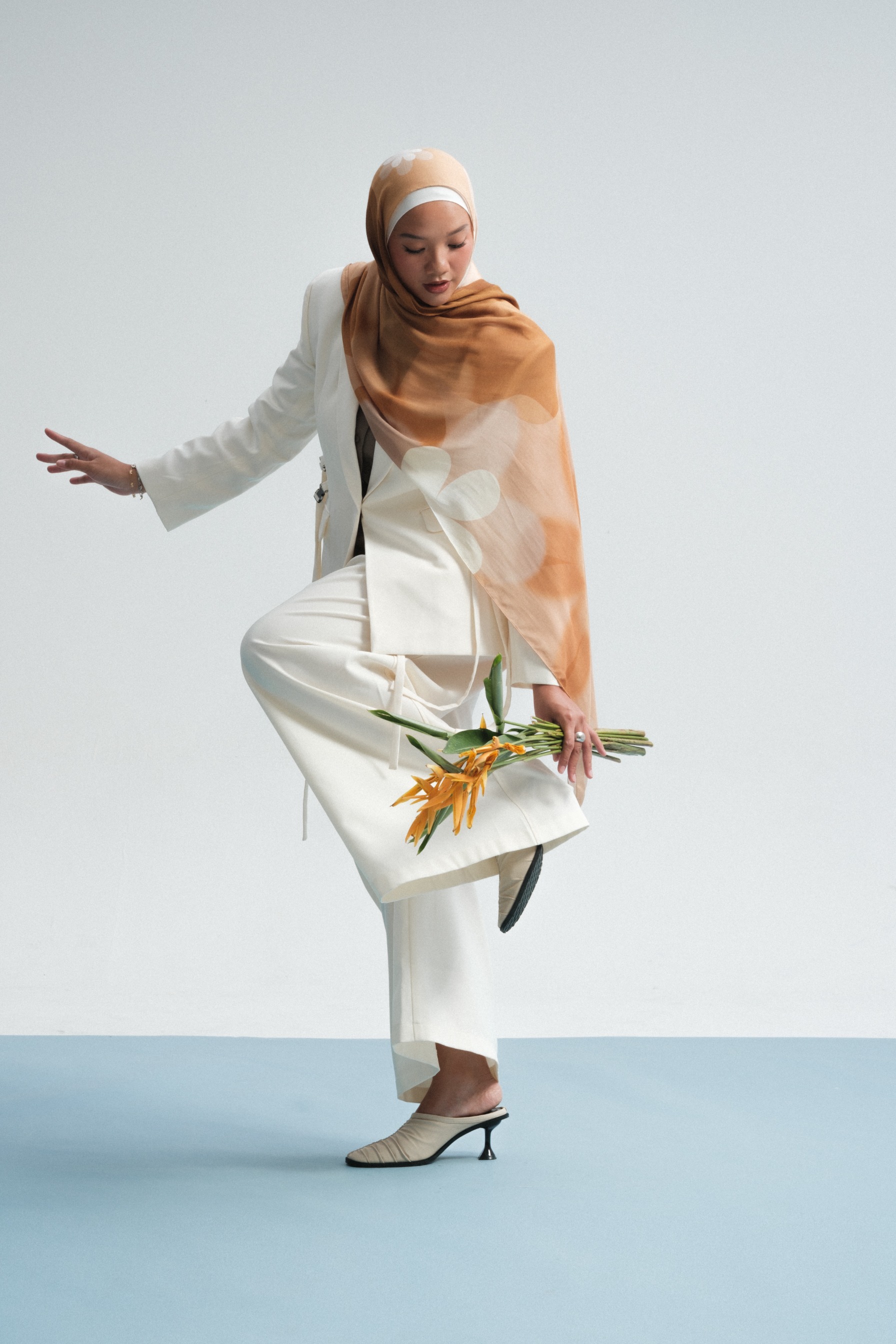 Floral Scarf Brown Chamomile | Pashmina Printed Modals