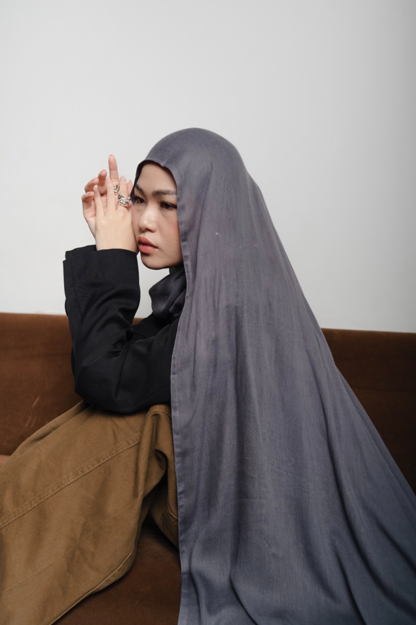 Nema Deep Charcoal Grey | Pashmina Viscose