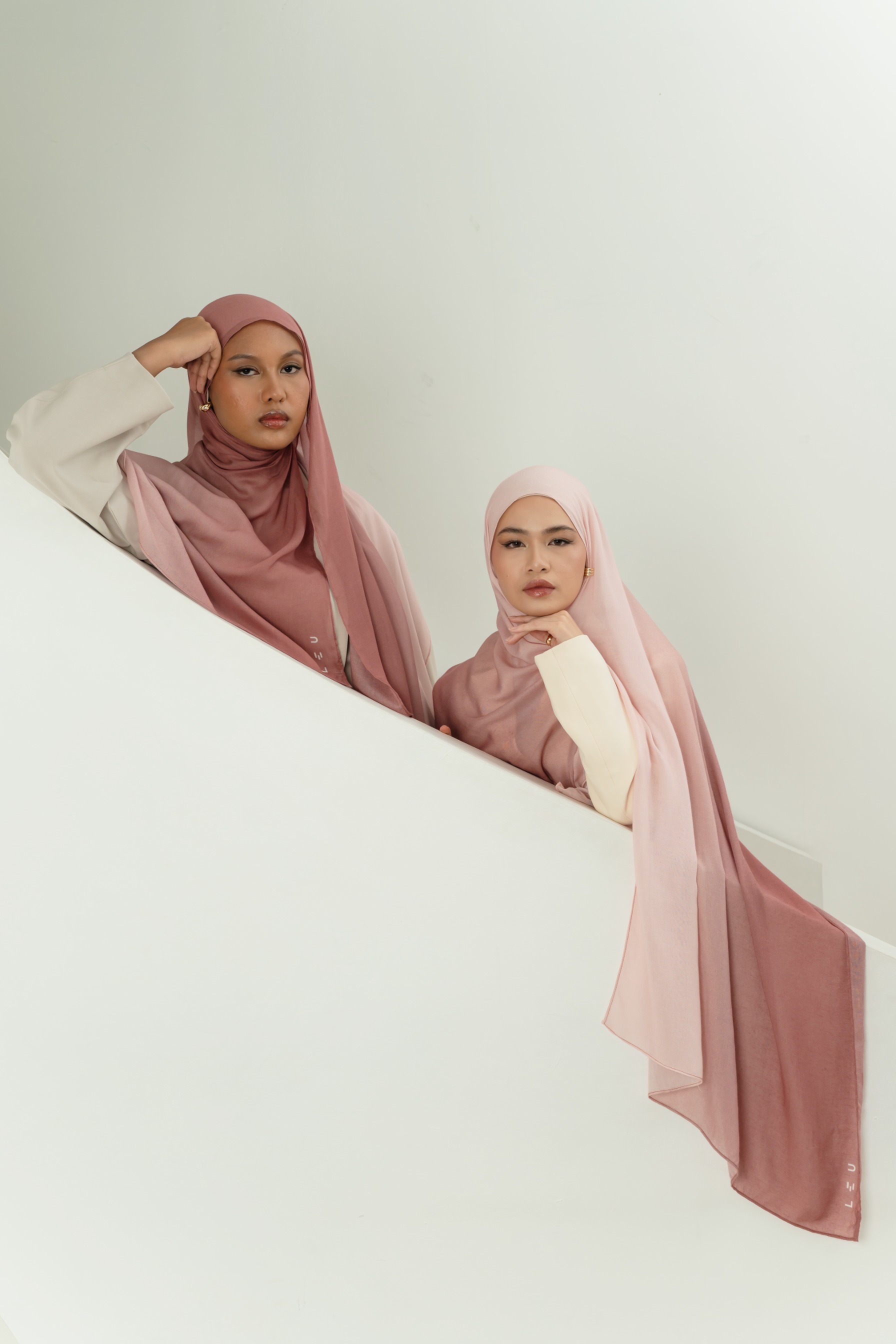Omna Scarf Blush Pearl | Pashmina Printed Modals