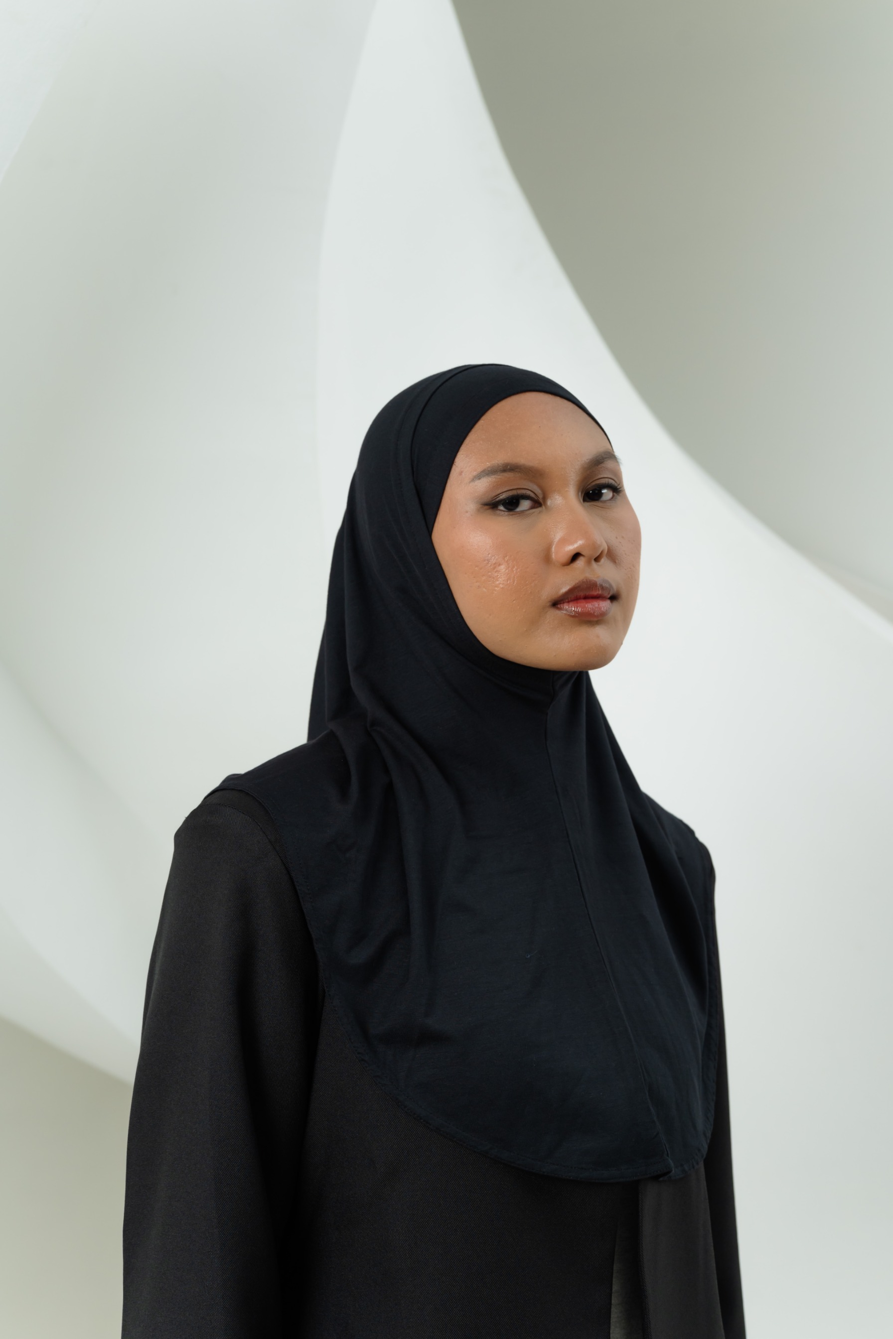 Lira Instant Tie Black | TENCEL™️ Hijab