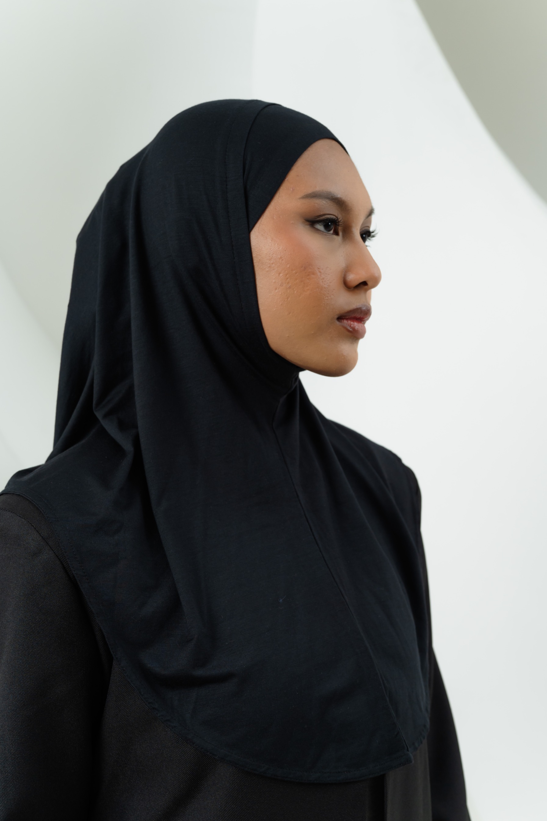 Lira Instant Tie Black | TENCEL™️ Hijab
