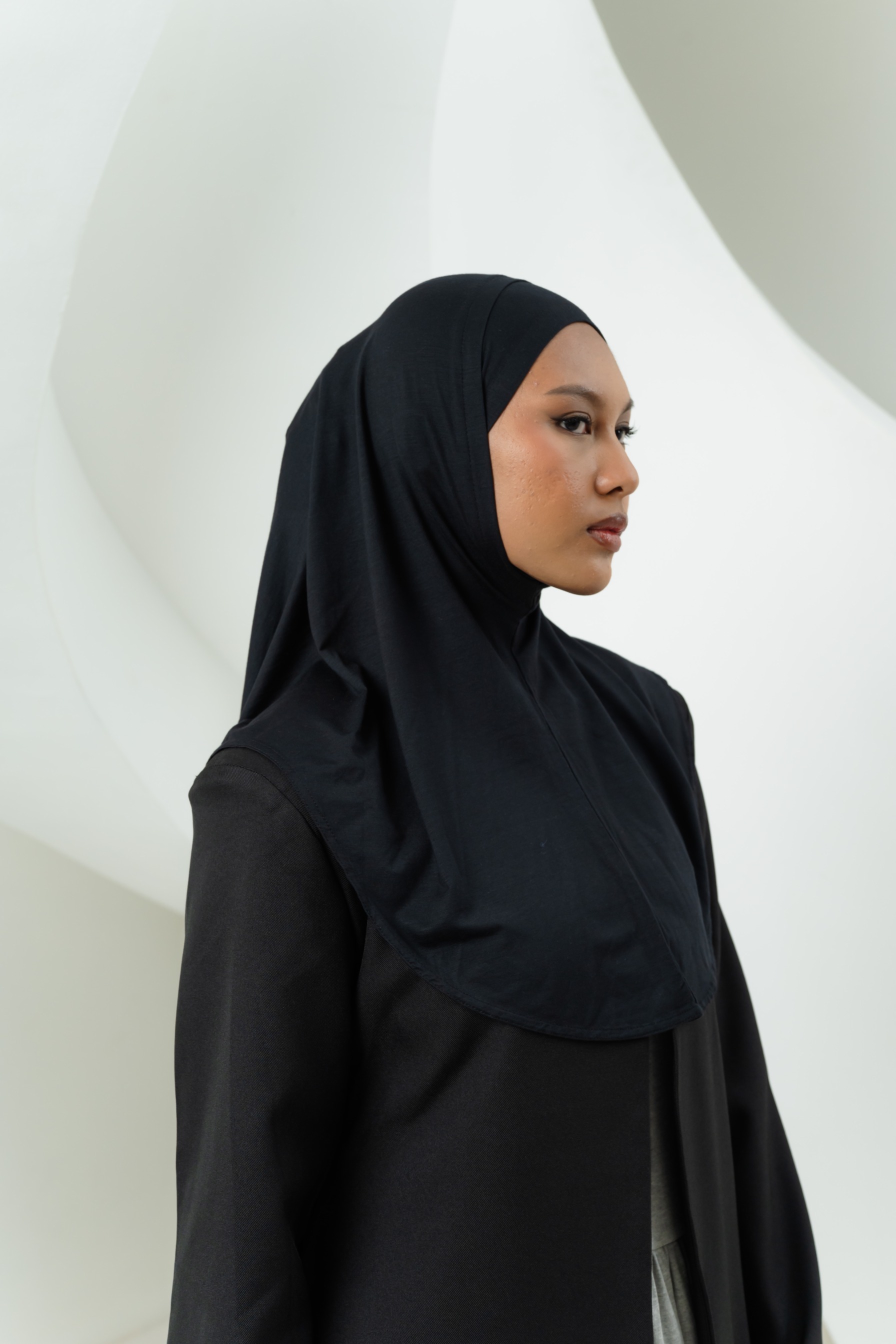 Lira Instant Tie Black | TENCEL™️ Hijab
