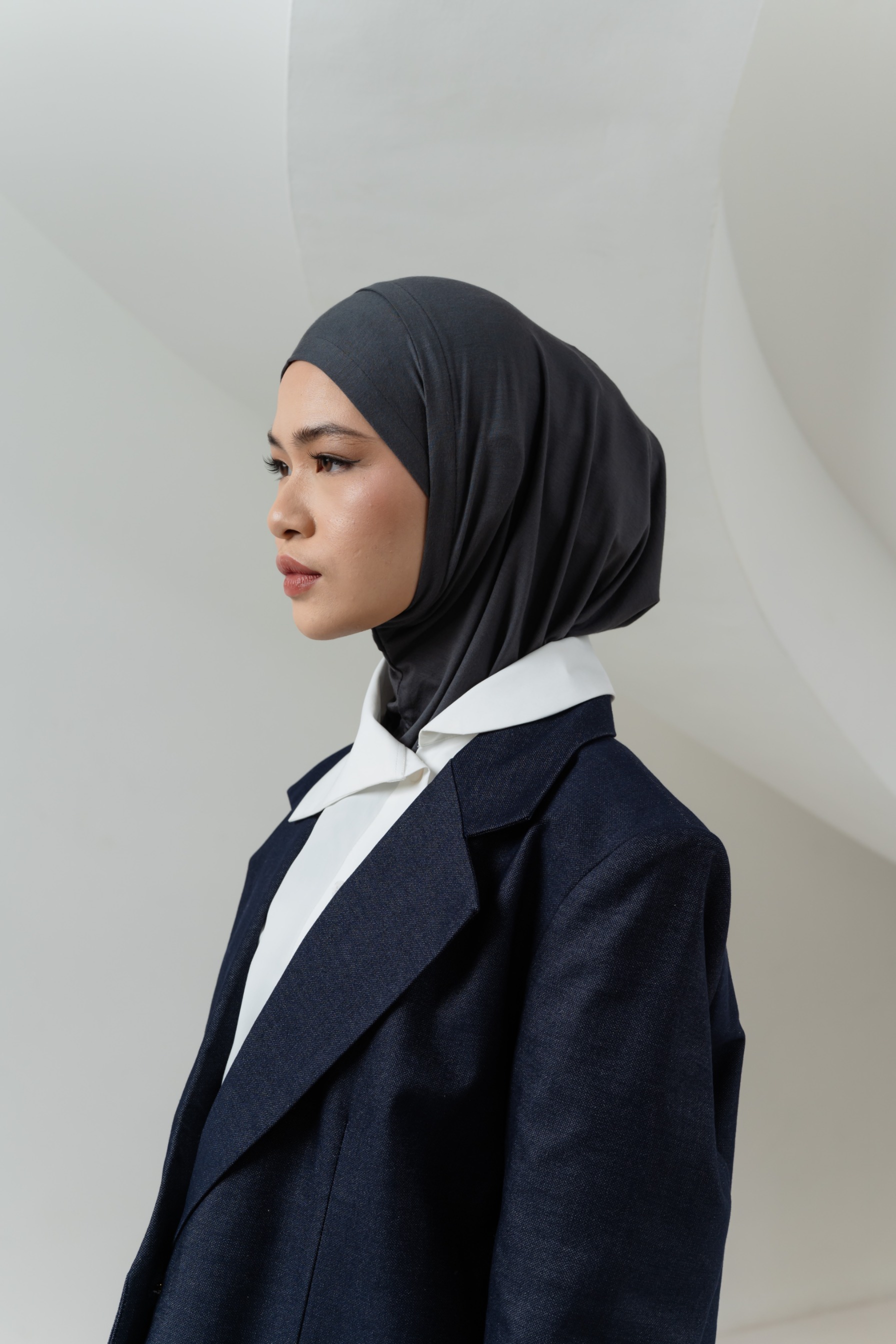 Lira Instant Tie Dark Grey | TENCEL™️ Hijab