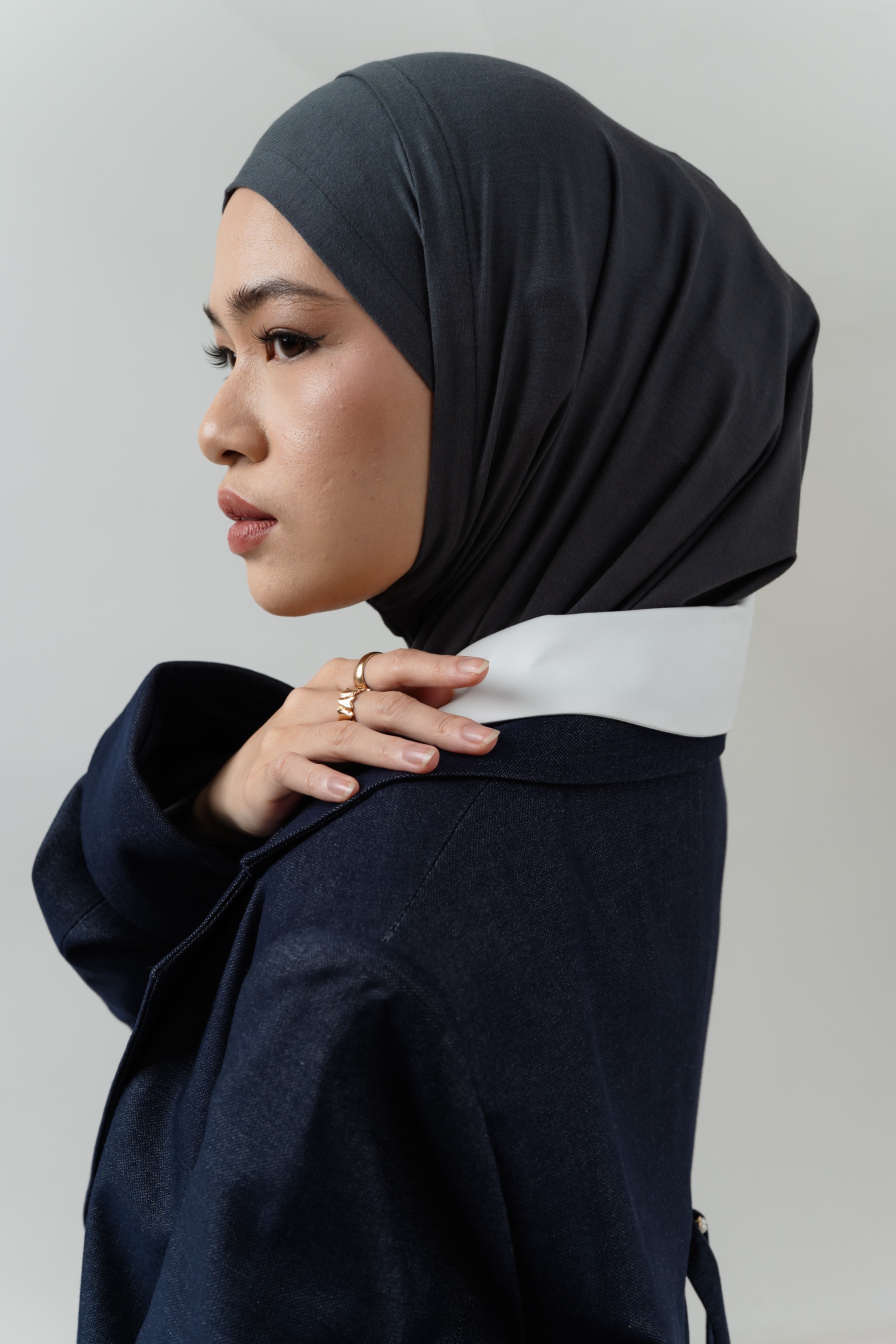 Lira Instant Tie Dark Grey | TENCEL™️ Hijab